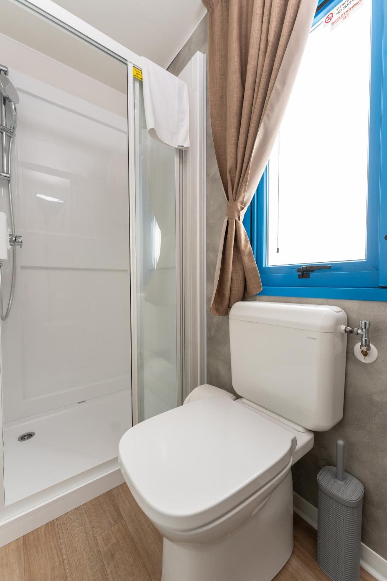 Mobile Home,1692113139:JPEG