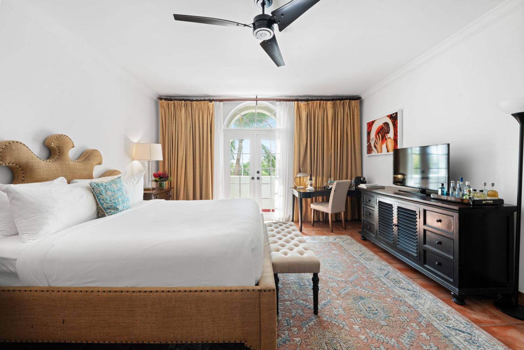 Studio King Suite with View,1697798828:JPEG