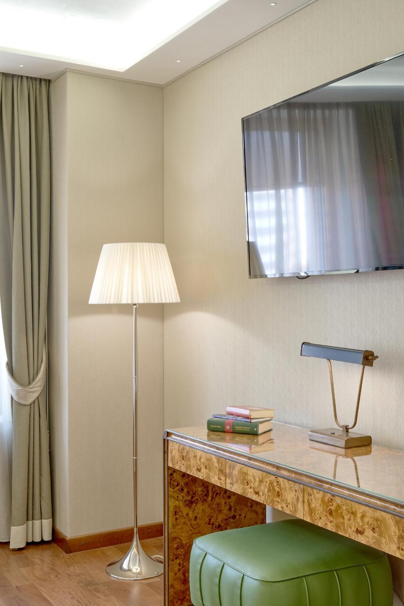 Deluxe Double or Twin Room City View