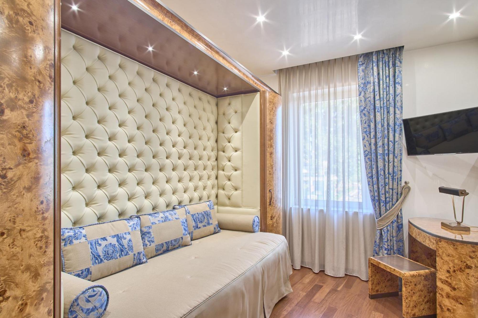 Deluxe Single Room City View