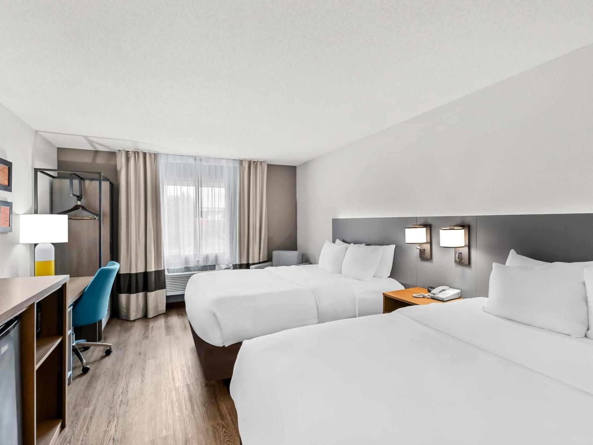 Standard Queen Room with Two Queen Beds - Non-Smoking,1697875038:JPEG