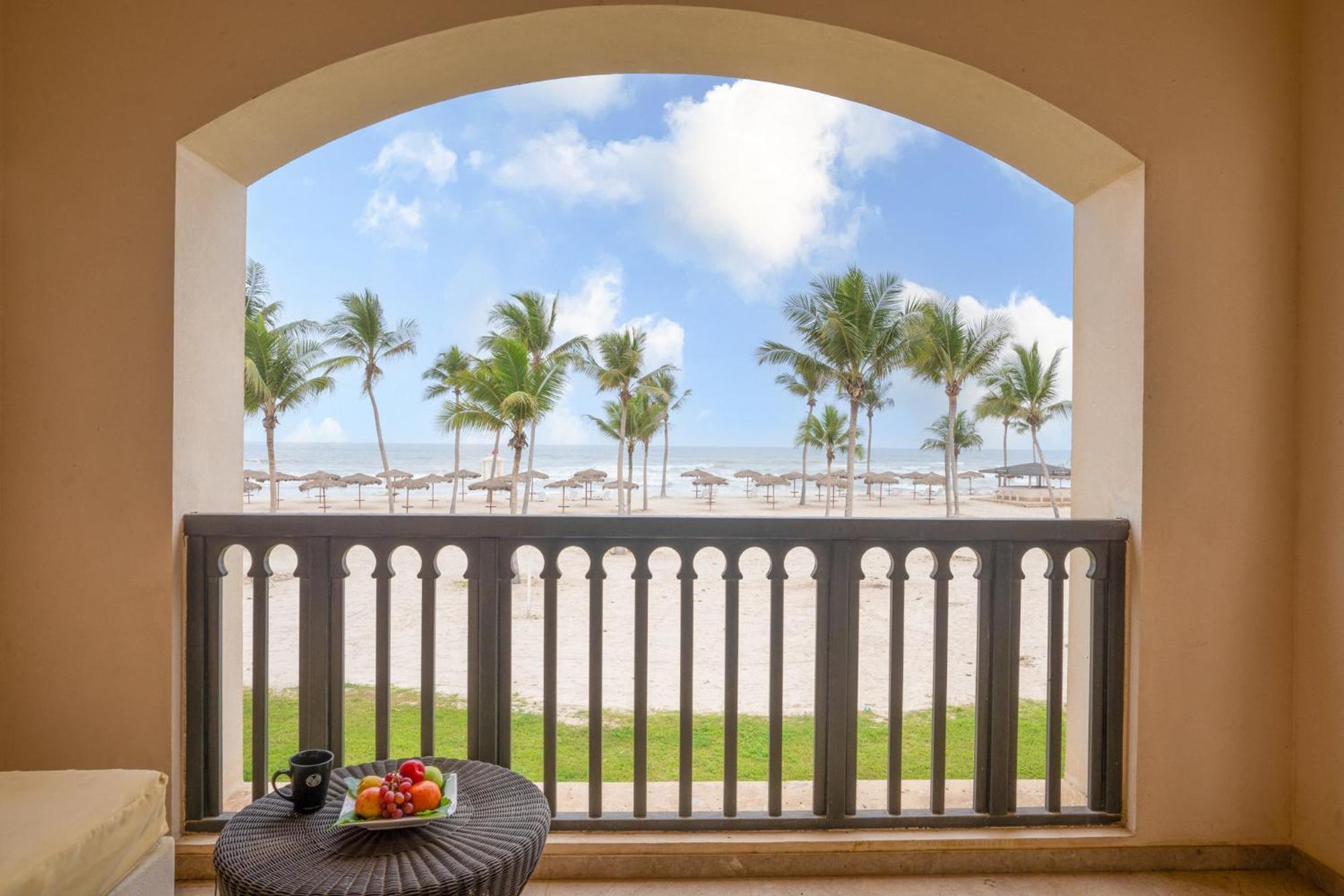 Ocean View Room with Lounge Access - Twin Beds with Aqua Park Access