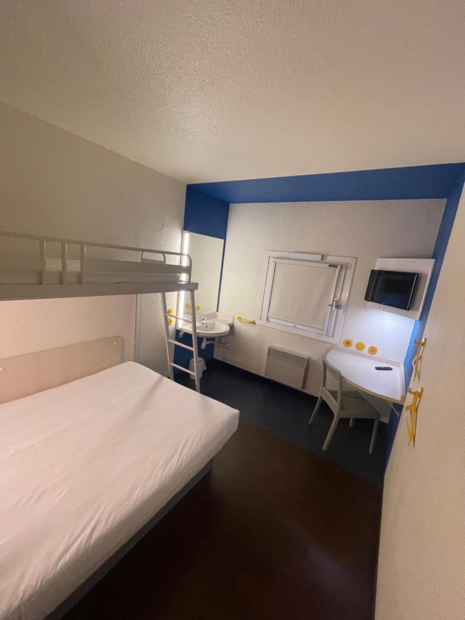 Chambre Triple avec Salle de Bains Commune