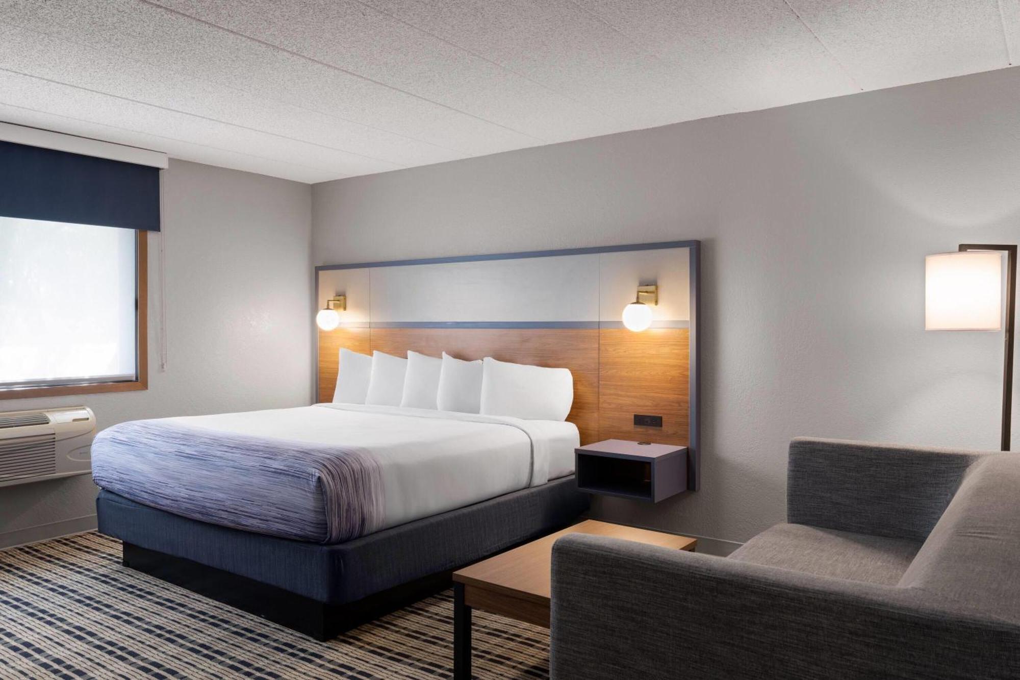 Superior King Suite - Non-Smoking