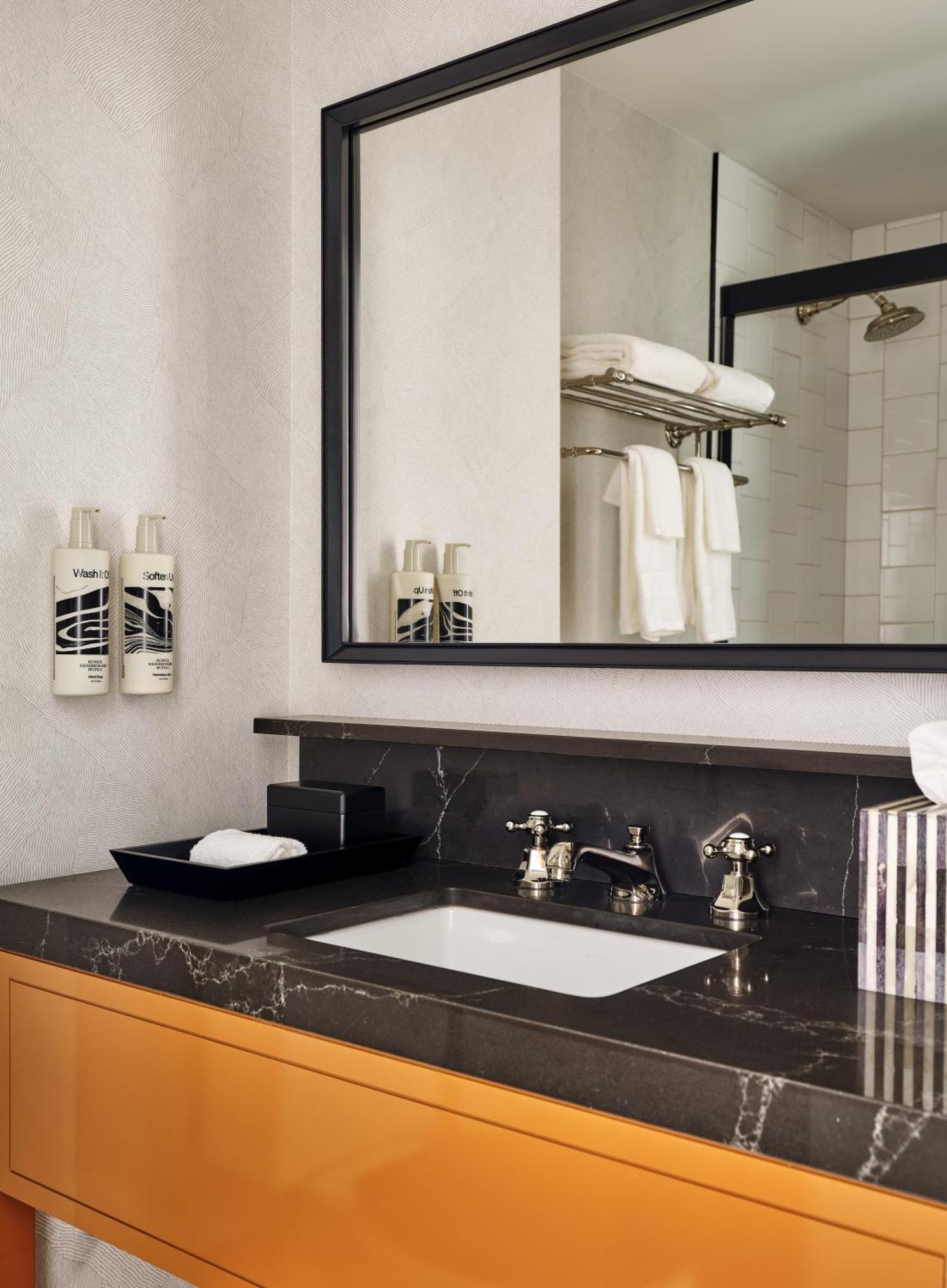 Quarto King - Acesso a Pessoas com Mobilidade Condicionada/Cabina de Duche
