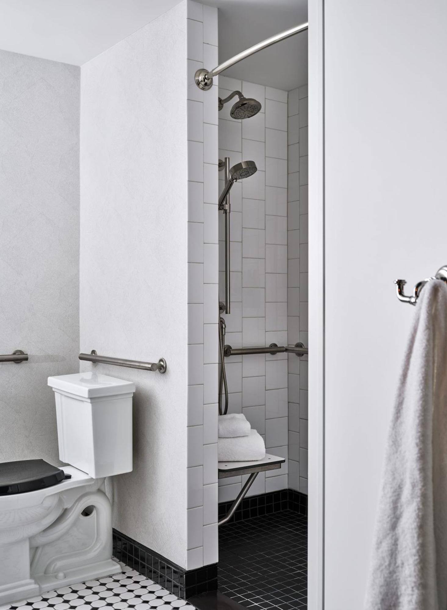 Quarto Queen com Acesso a Pessoas com Mobilidade Condicionada