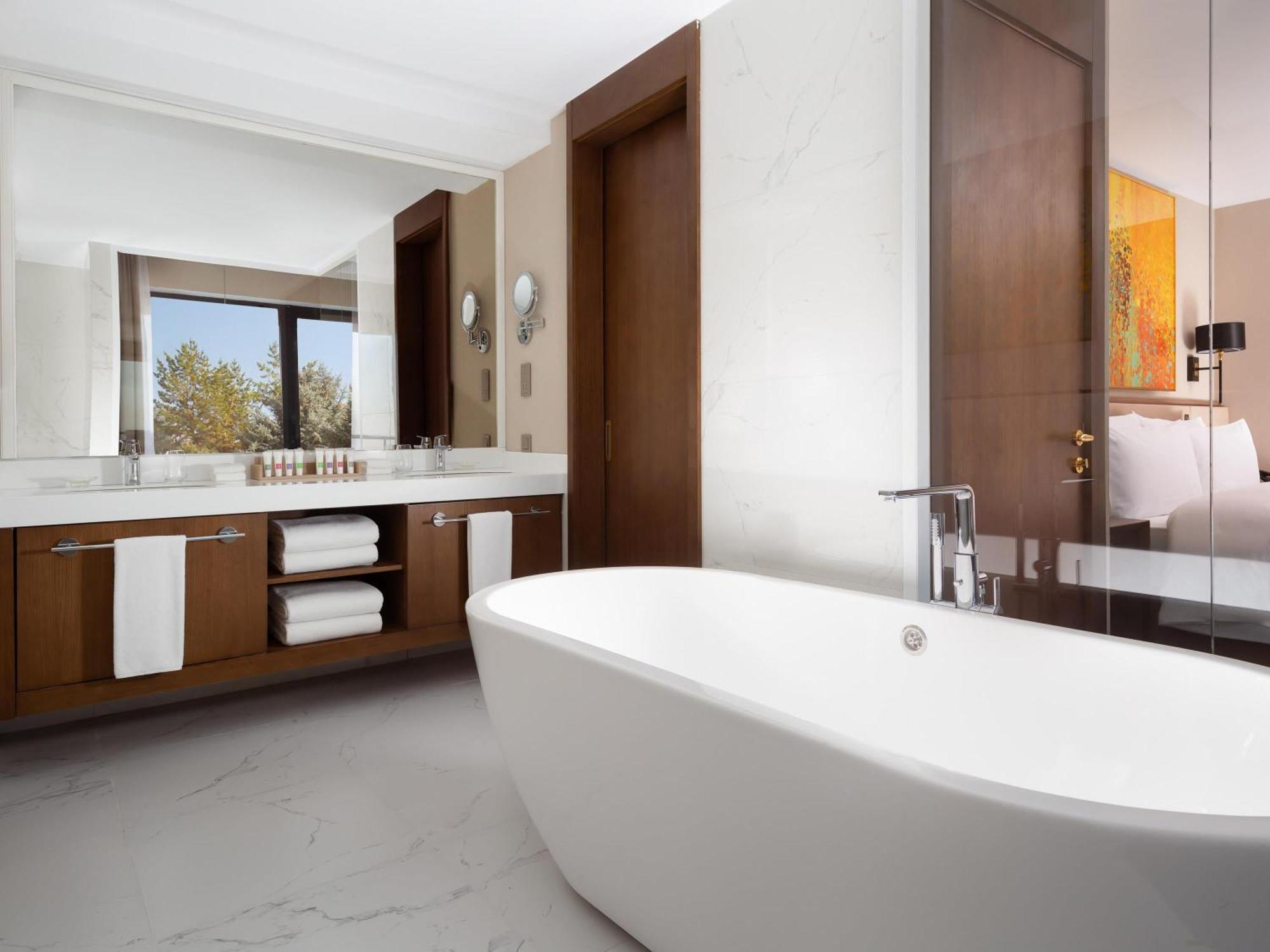 Grand Deluxe Suite