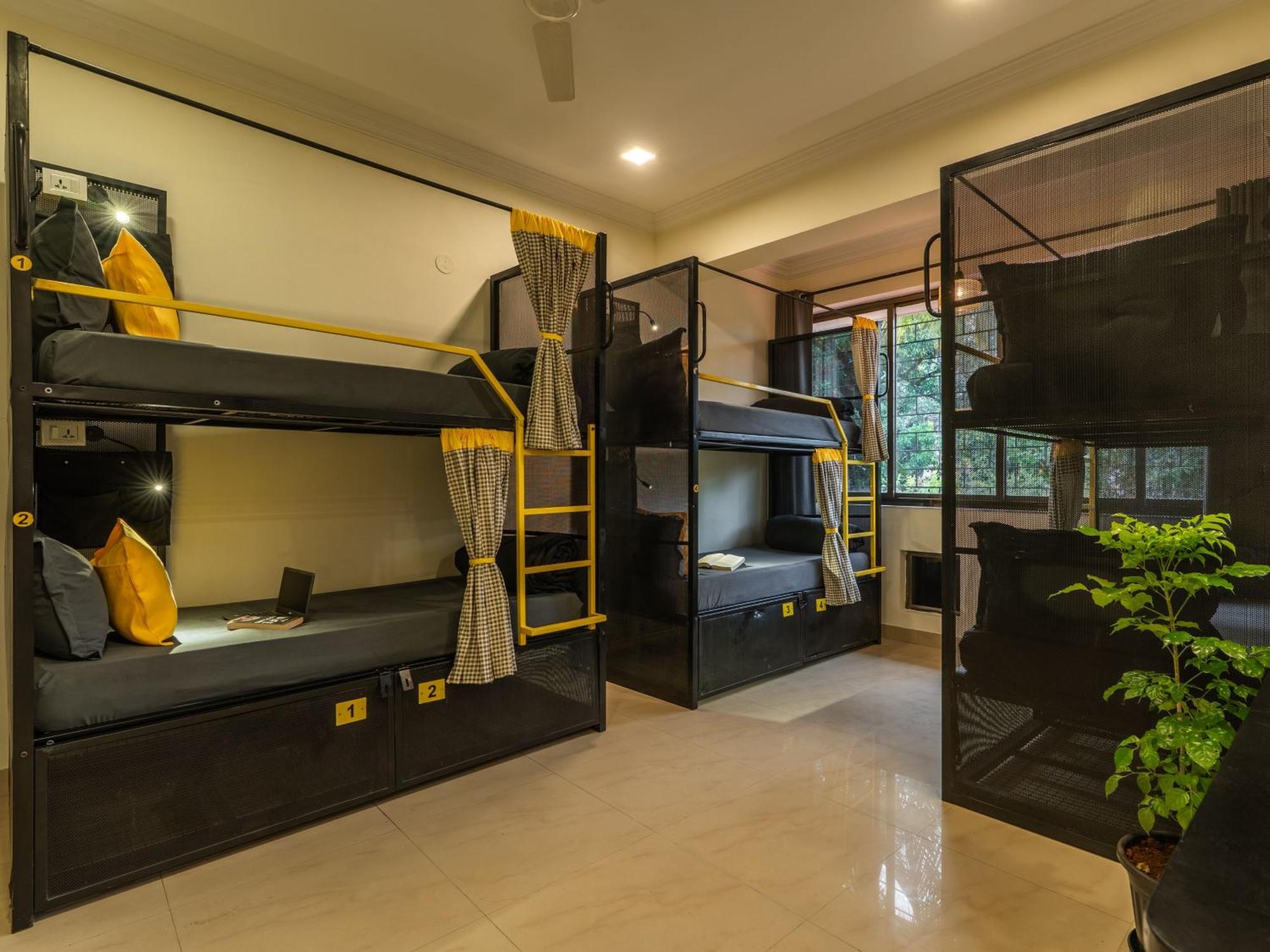 Bed in 6-Bed Mixed Dormitory Room
