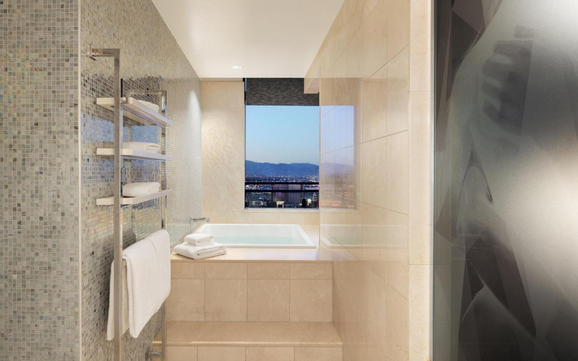 Suite 1 Chambre avec Terrasse - Vue sur Fontaine
