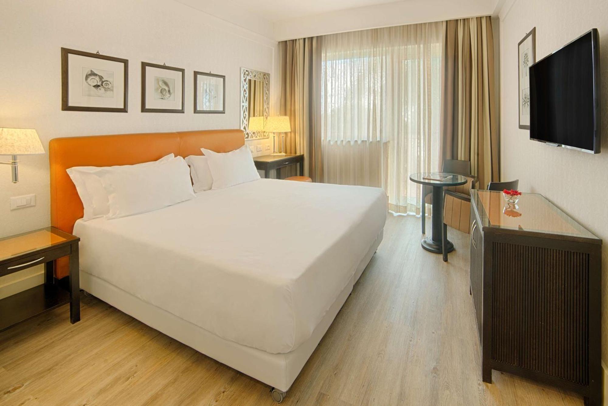 Standard Double Room with Garden View and Terrace