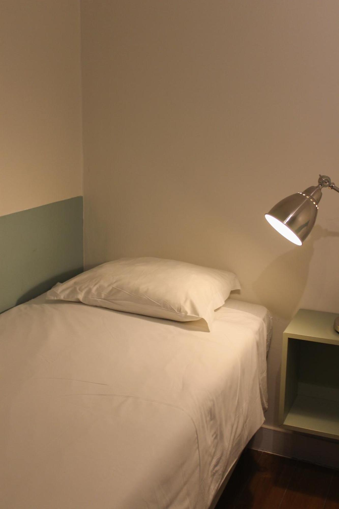 Quarto Twin Standard com Casa de Banho Partilhada