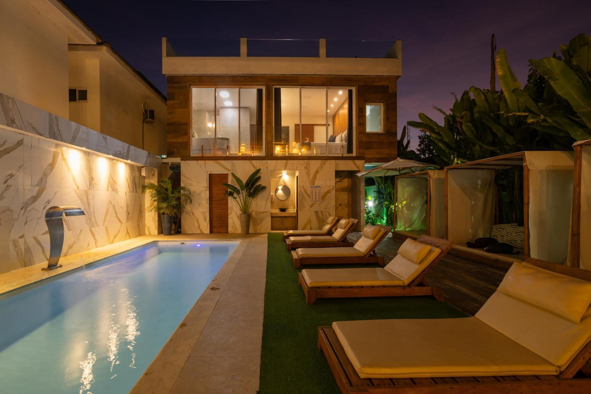Three-Bedroom House,1718530716:JPEG