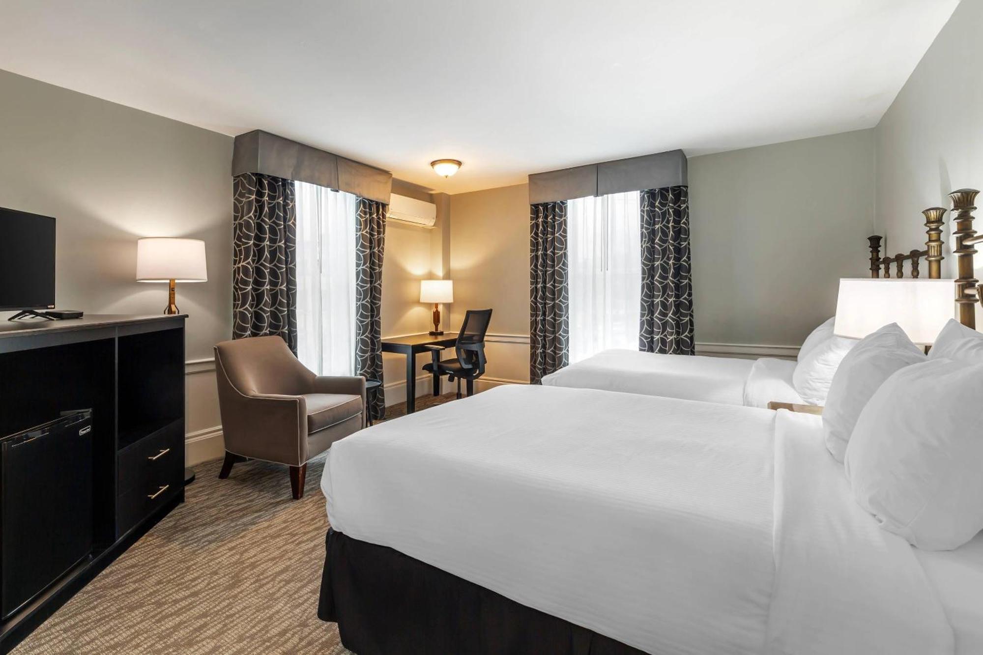Standard Room with Two Double Beds