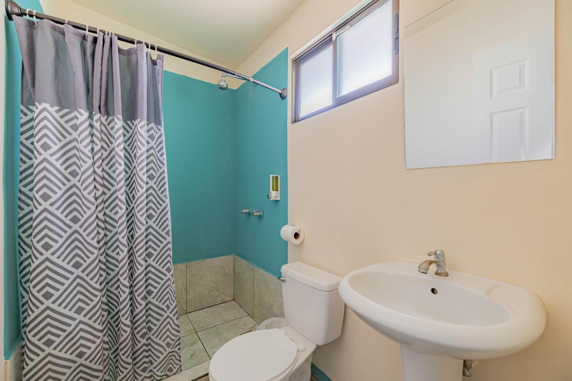 Habitación Doble con baño privado sin agua caliente - 2 camas