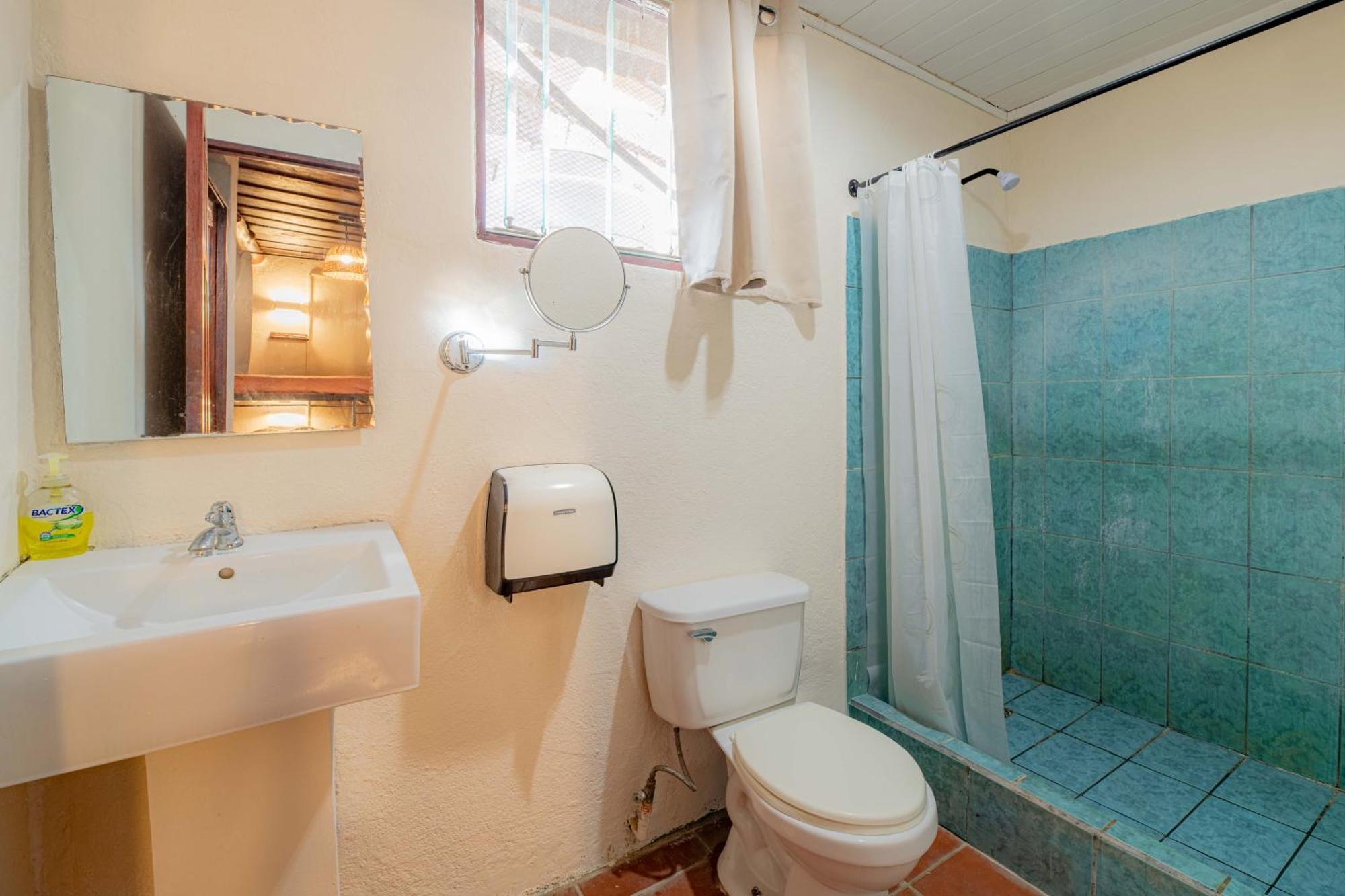 Cama acogedora en habitación compartida mixta (sin agua caliente)
