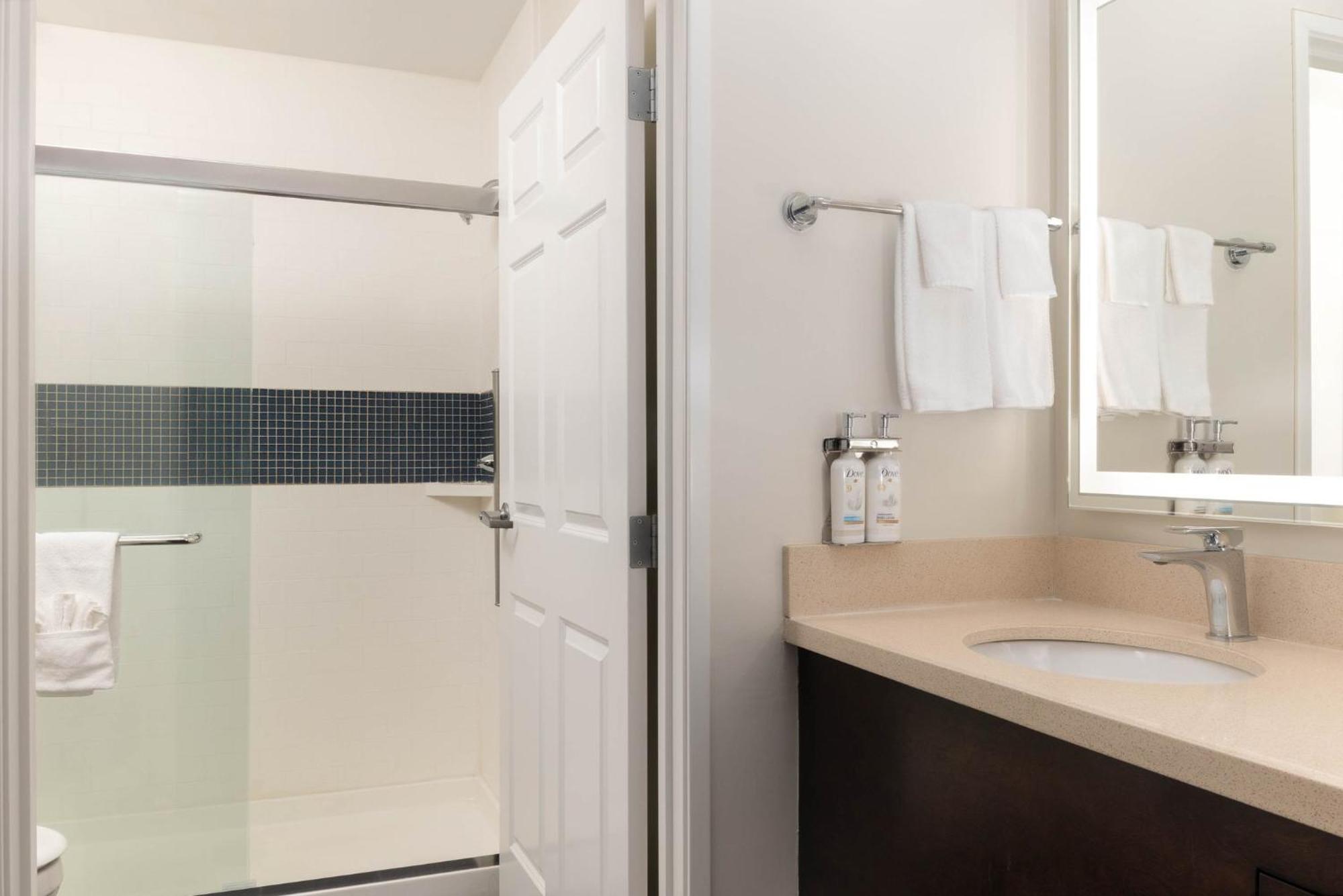 Two-Bedroom Suite,1731412702:JPEG