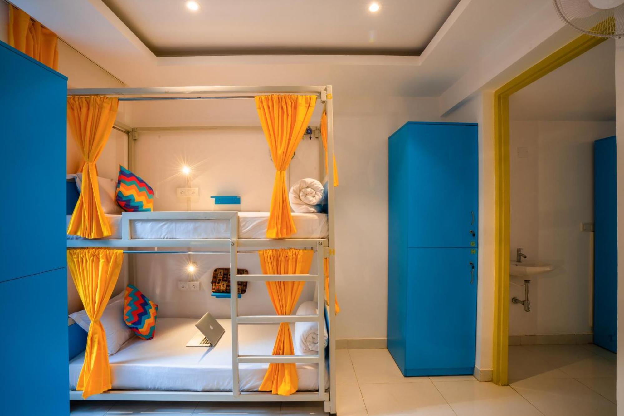 Bed in 10 Bed Mixed A/C Dormitory Room with Ensuite Bathroom