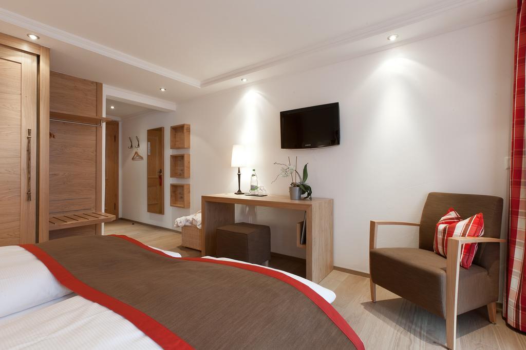 Chalet Double Room with Balcony and Matterhorn View