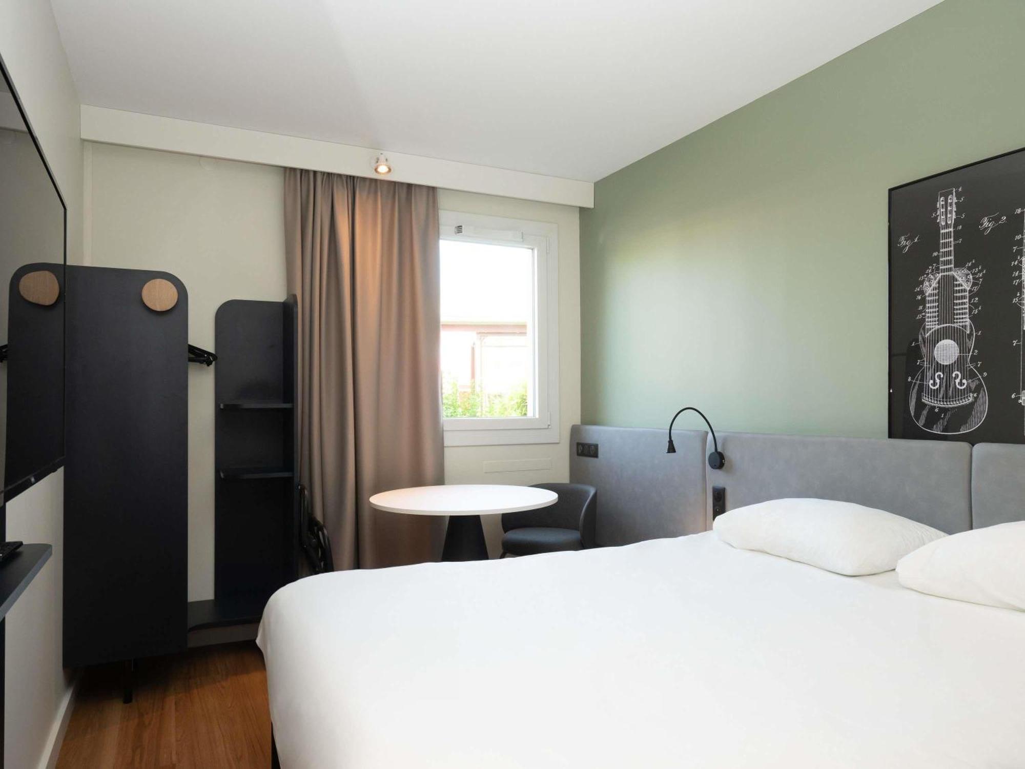 Standard Double Room,1704988403:JPEG
