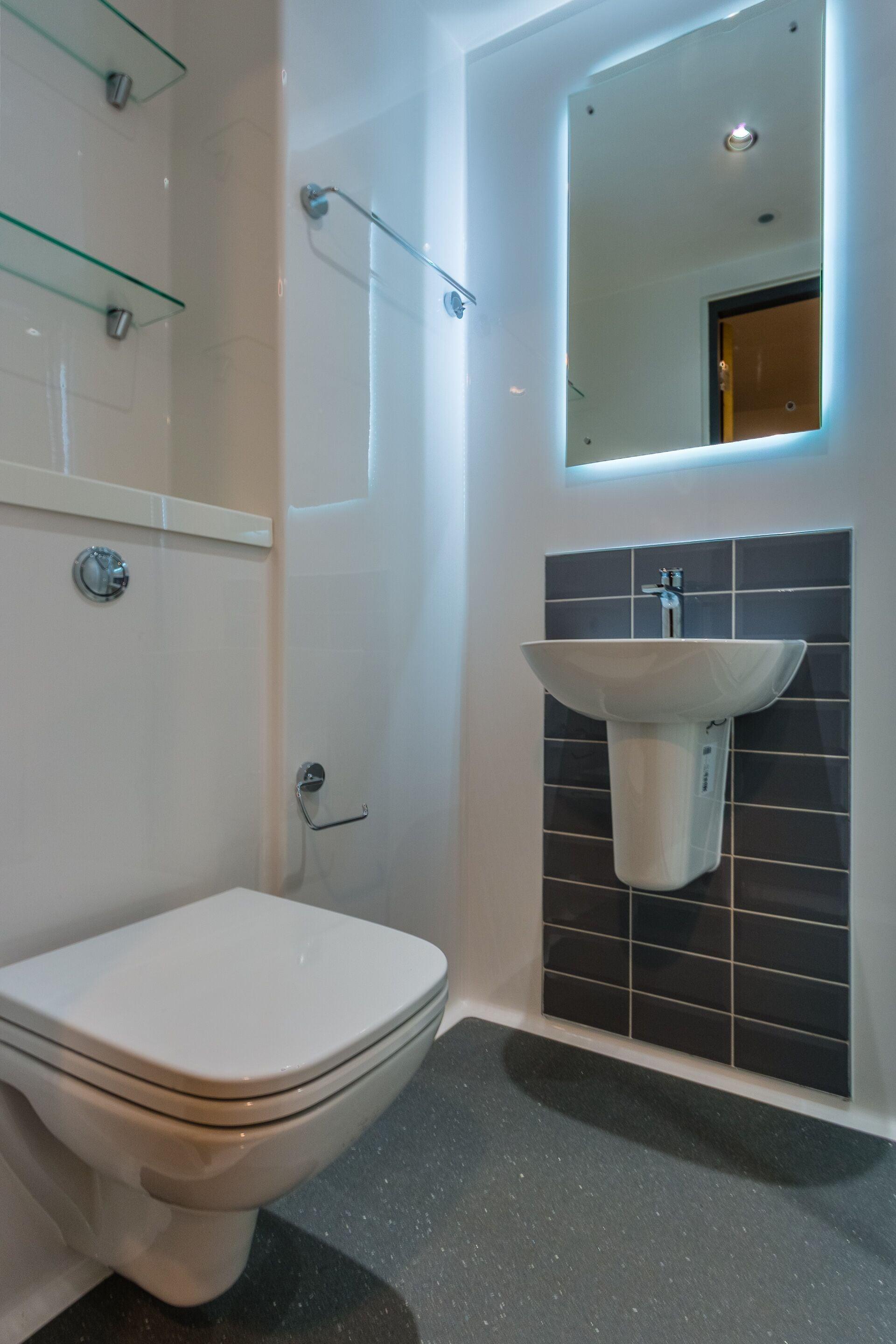 Camera Matrimoniale con Bagno Interno (Senza Accesso Cucina)