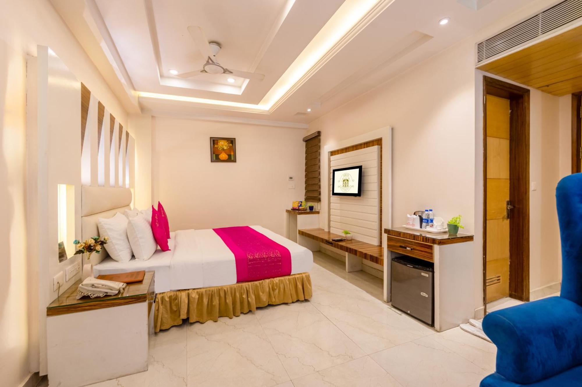 Luxury Suite Bathtub Wi-Fi 1 Complimentary Snack Basket