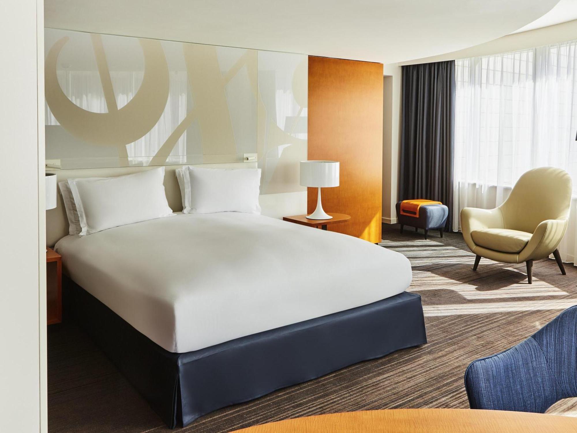 Junior Suite with King Bed and Working Space,1758263561:JPEG