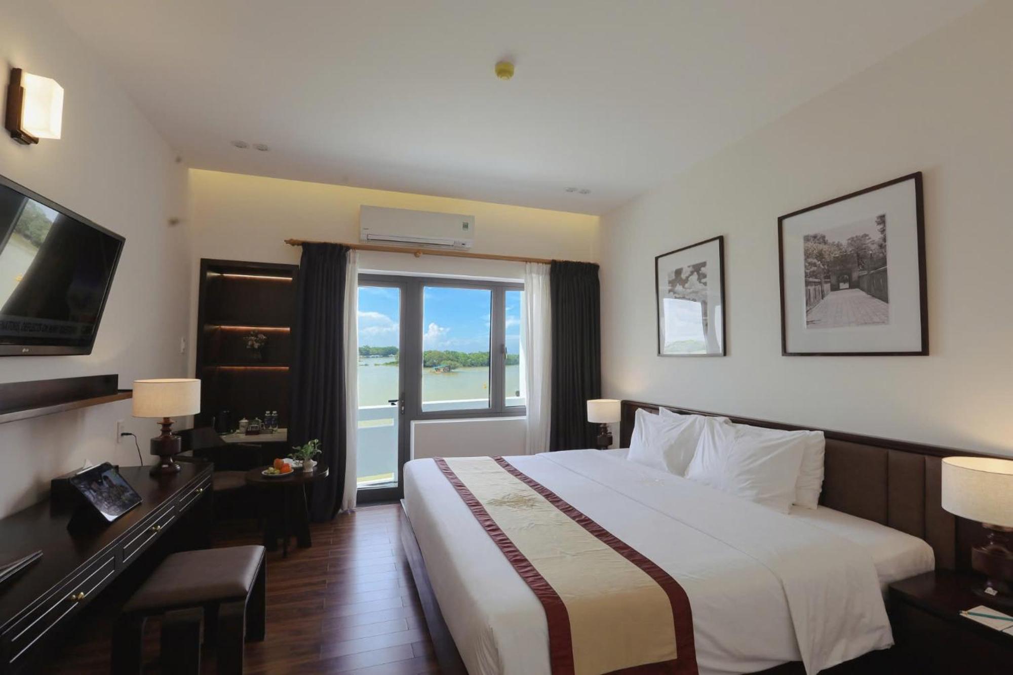 Premium Double Room with River View