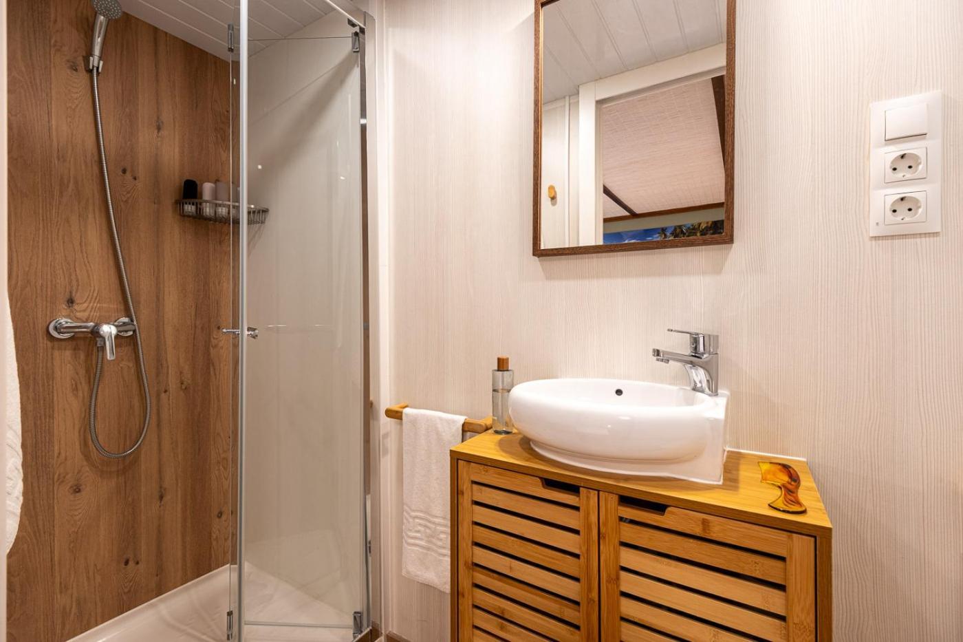 Three-Bedroom Bungalow,1742718141:JPEG