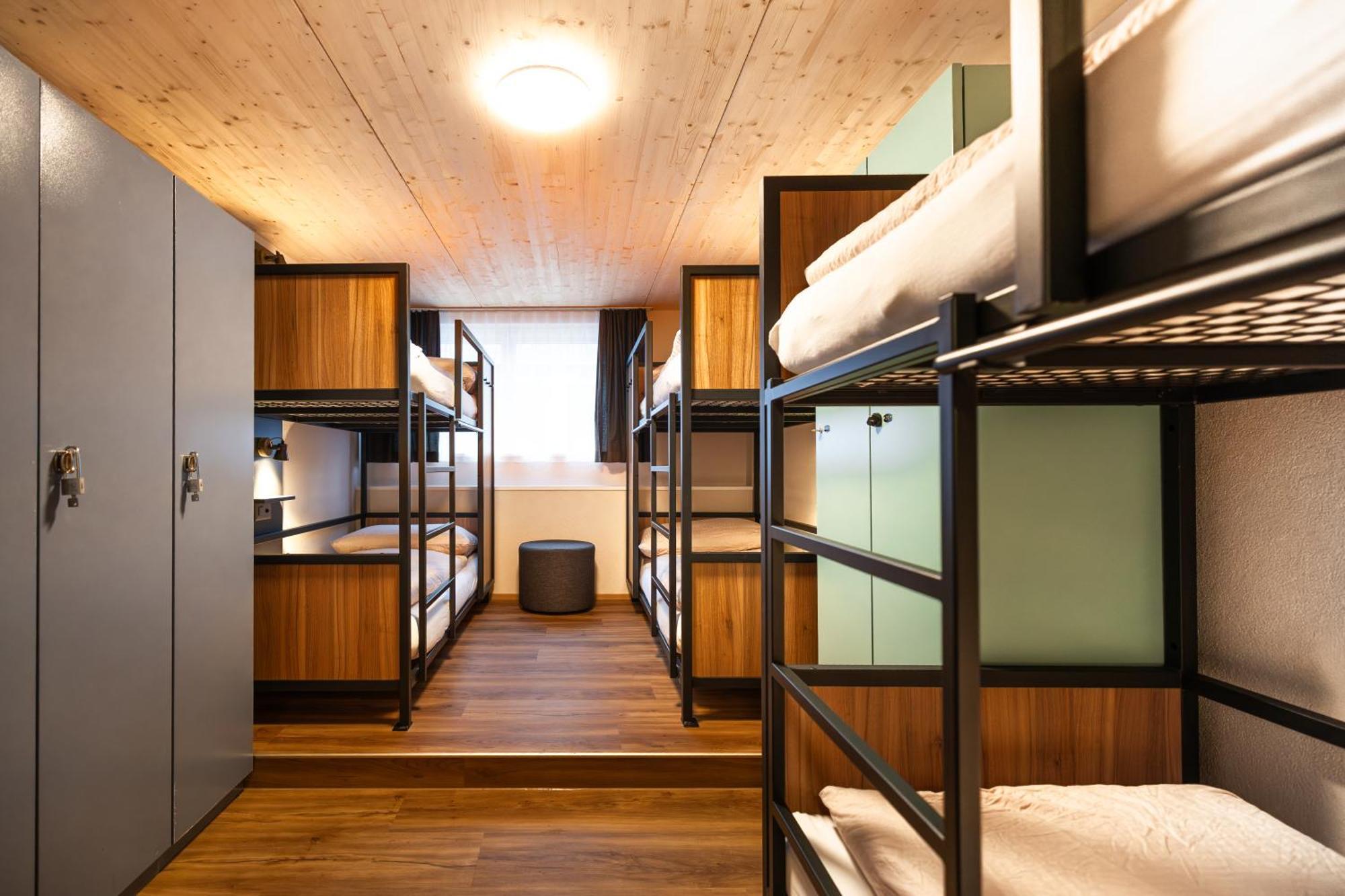 Bed 6-Bed Dormitory Room
