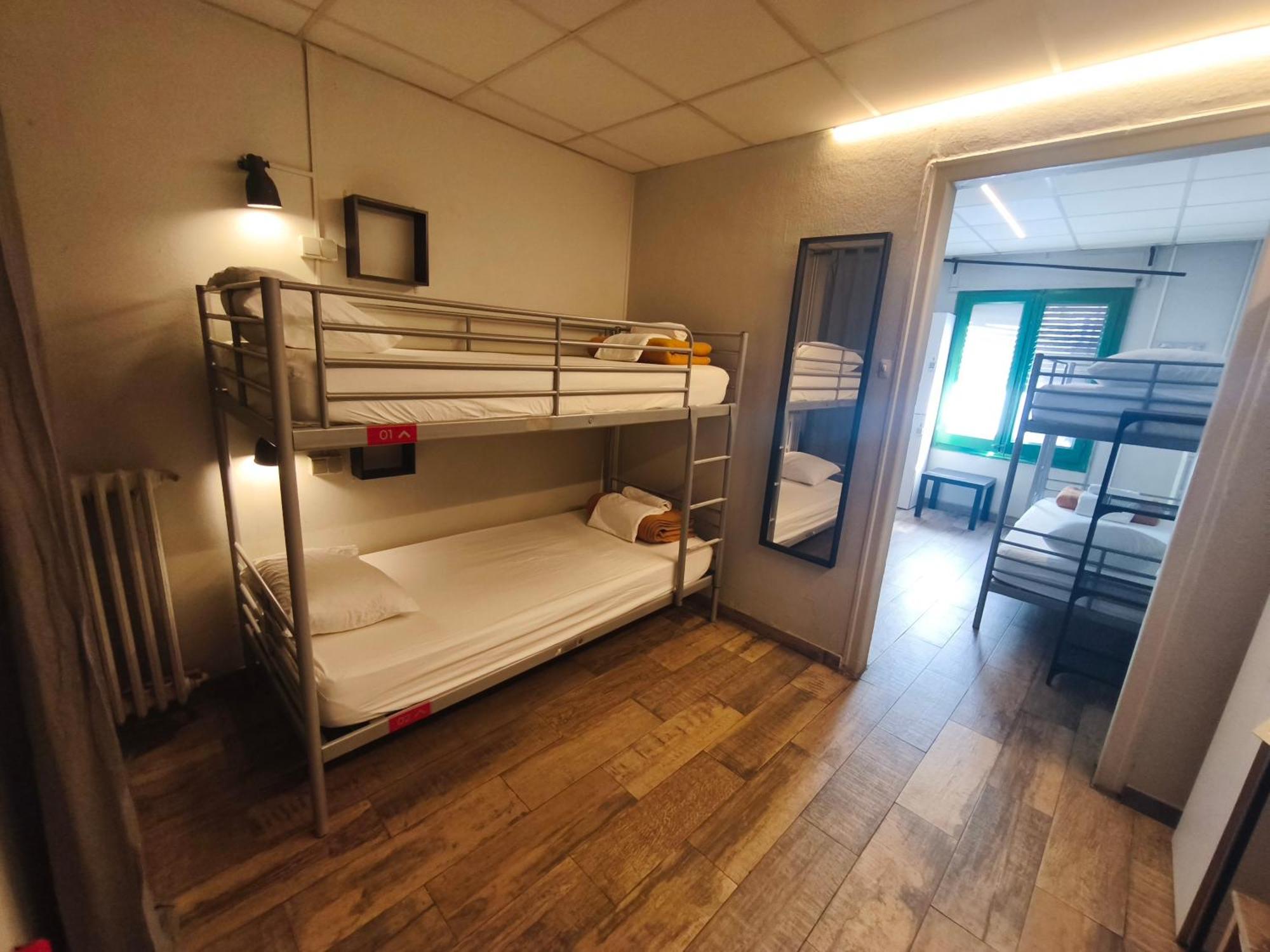 Single Bed 8-Bed Female Dormitory Room