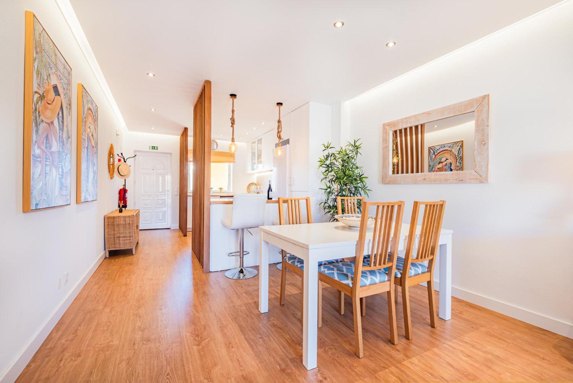 Deluxe Apartment,1742925402:JPEG