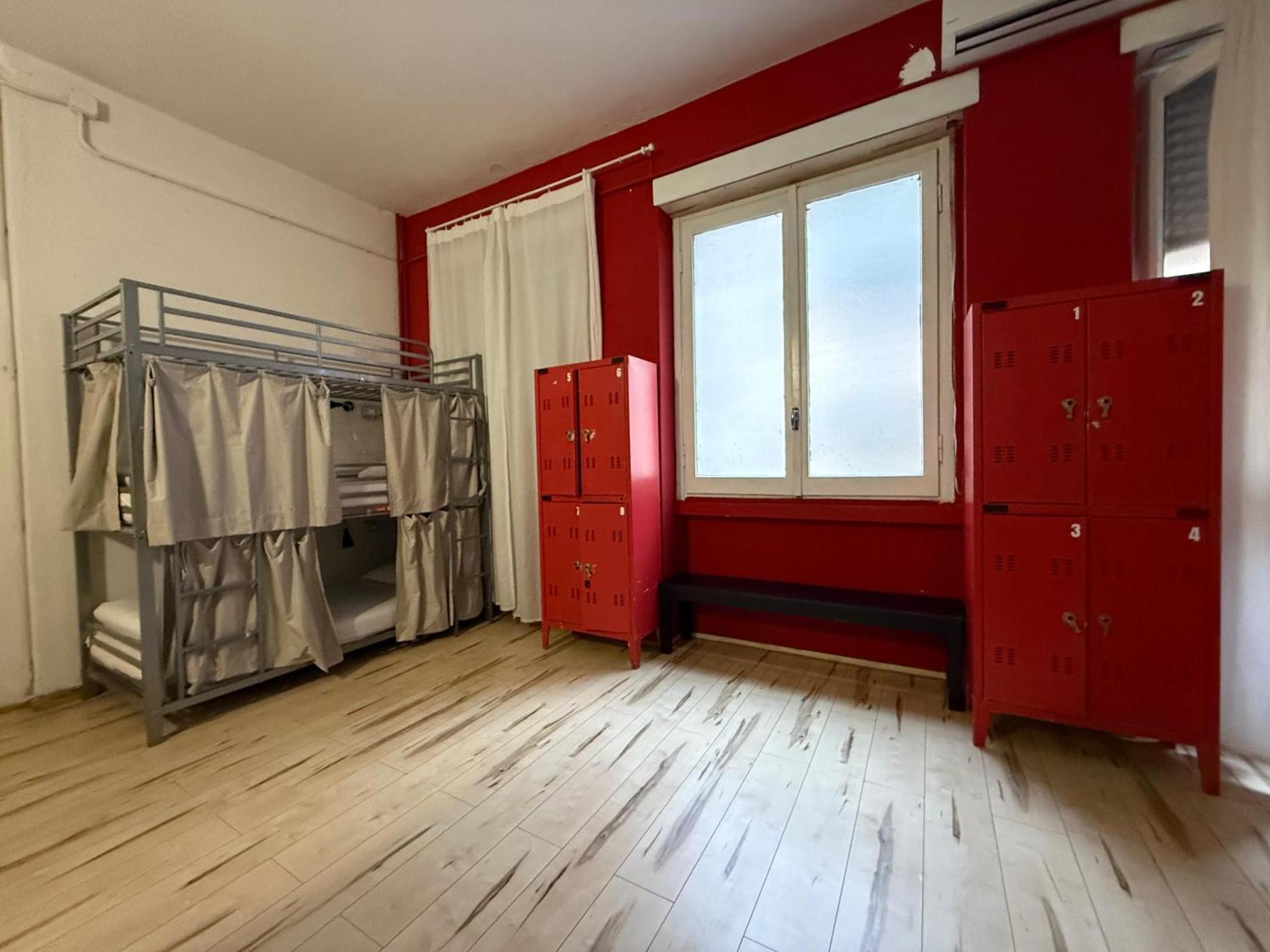 Lit dans Dortoir Mixte de 8 Lits