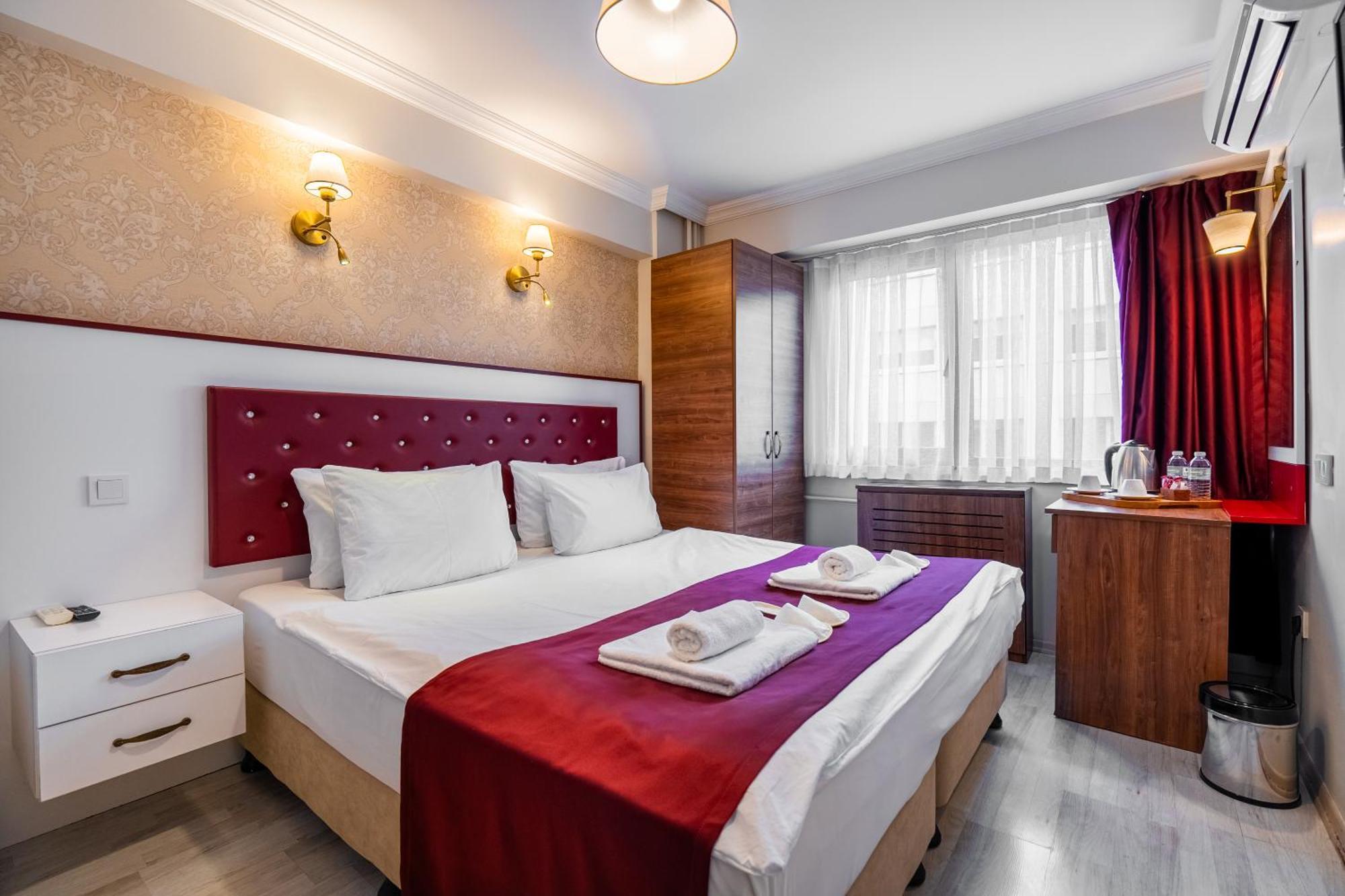 Double Room,1743208237:JPEG