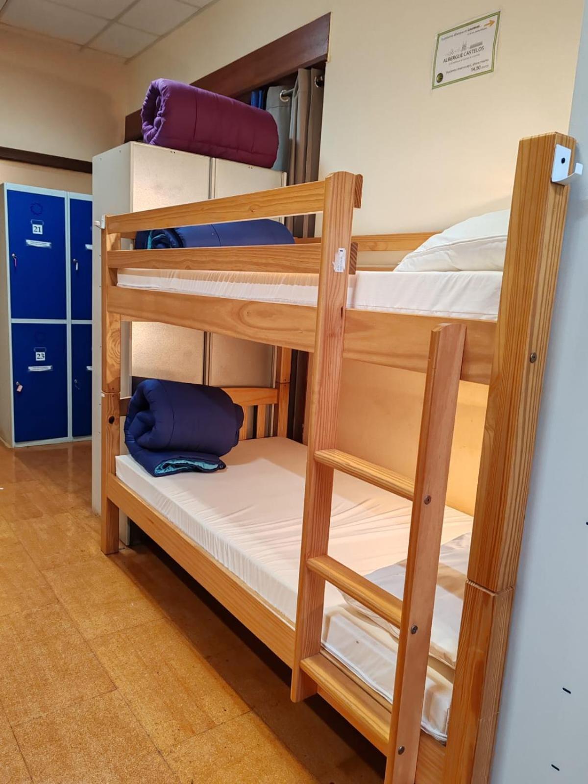 Bed 8-Bed Dormitory Room