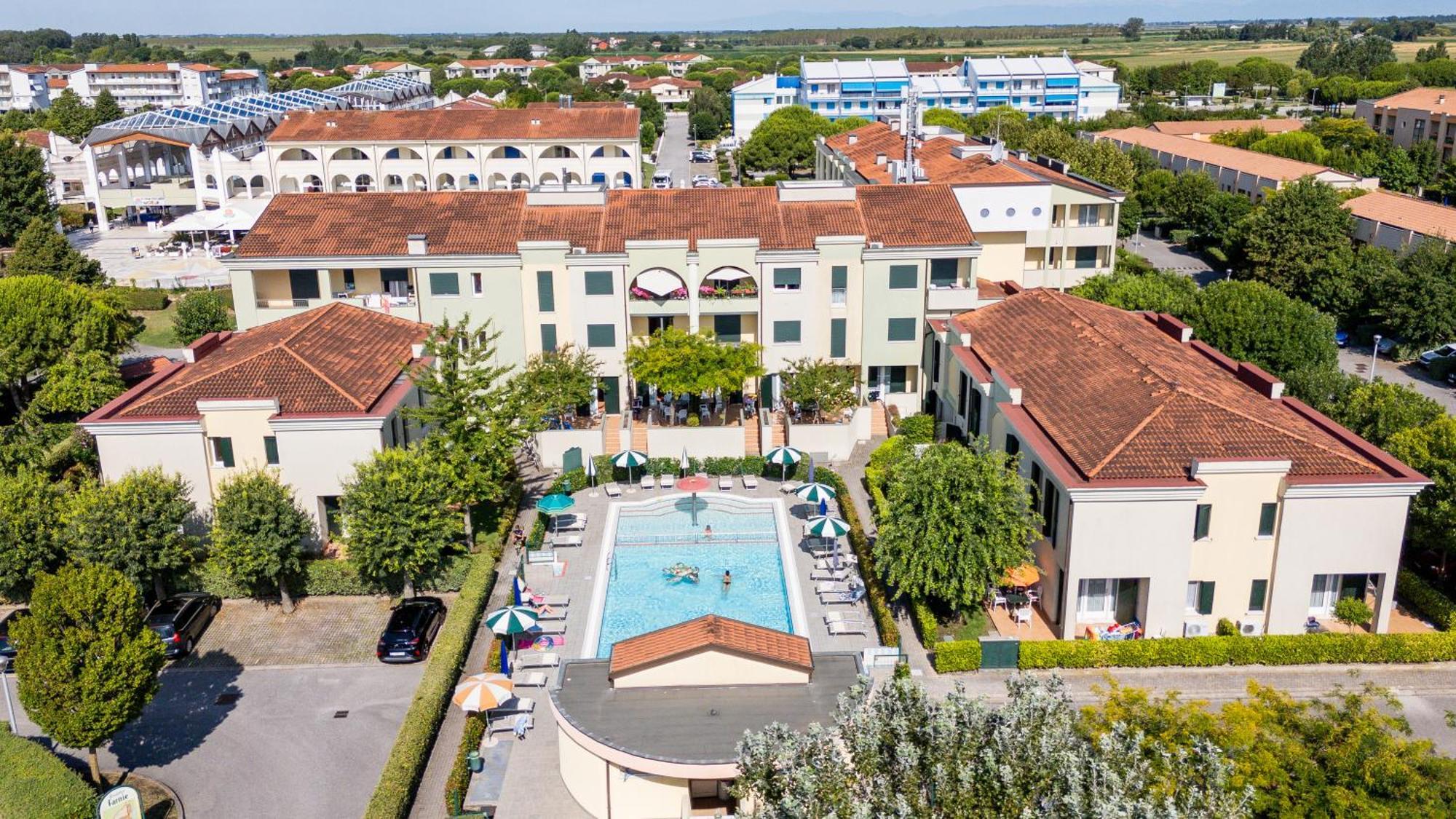 One-Bedroom Apartment with Terrace - Split Level,1746675387:JPEG