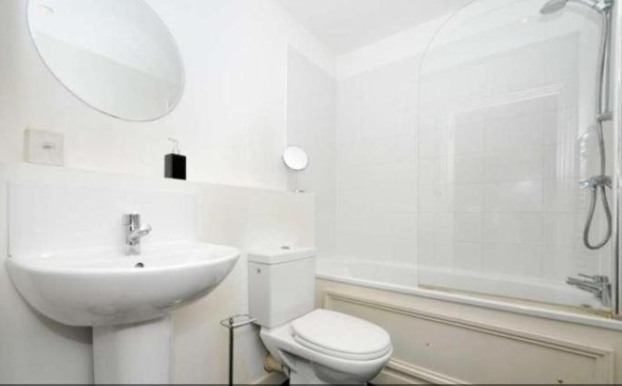 Luxury 2 Bedroom Apartment Riverfront,1746528698:JPEG