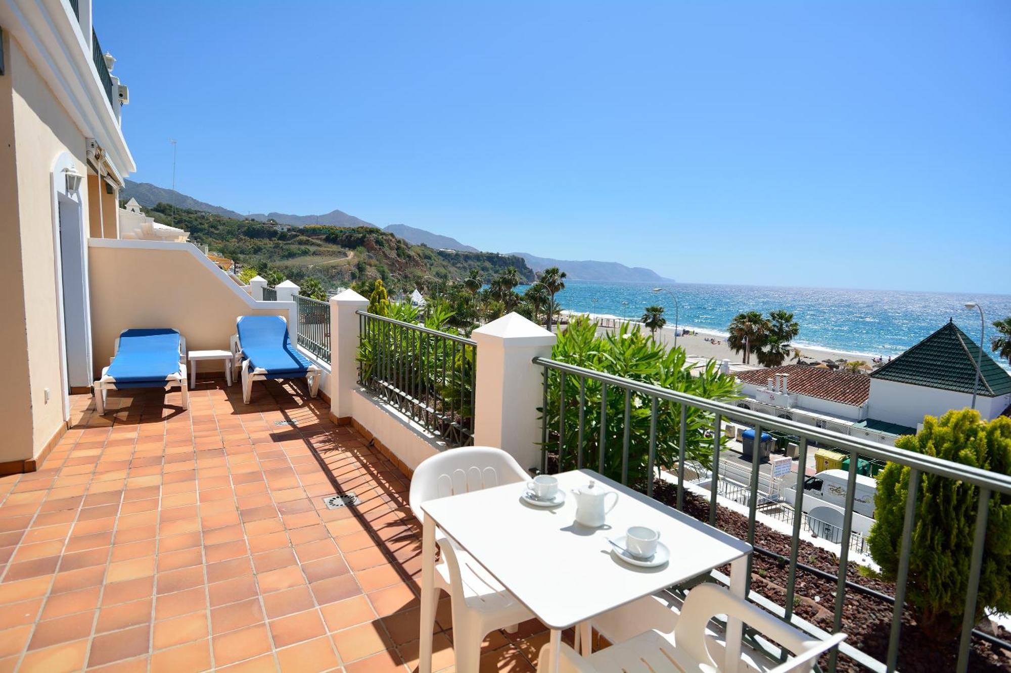 Two-Bedroom Deluxe Apartment with Ocean View