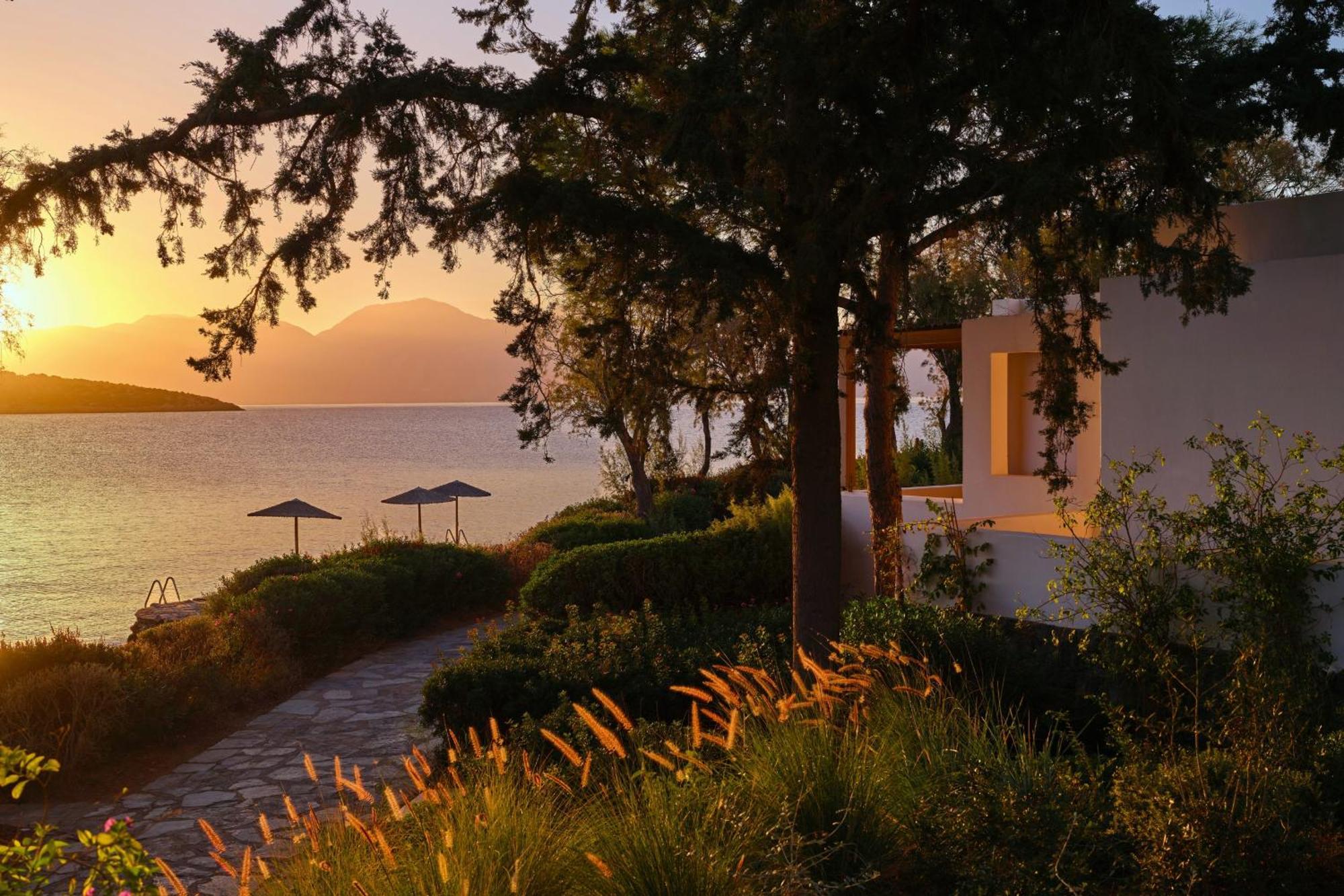 Superior Seafront Bungalow
