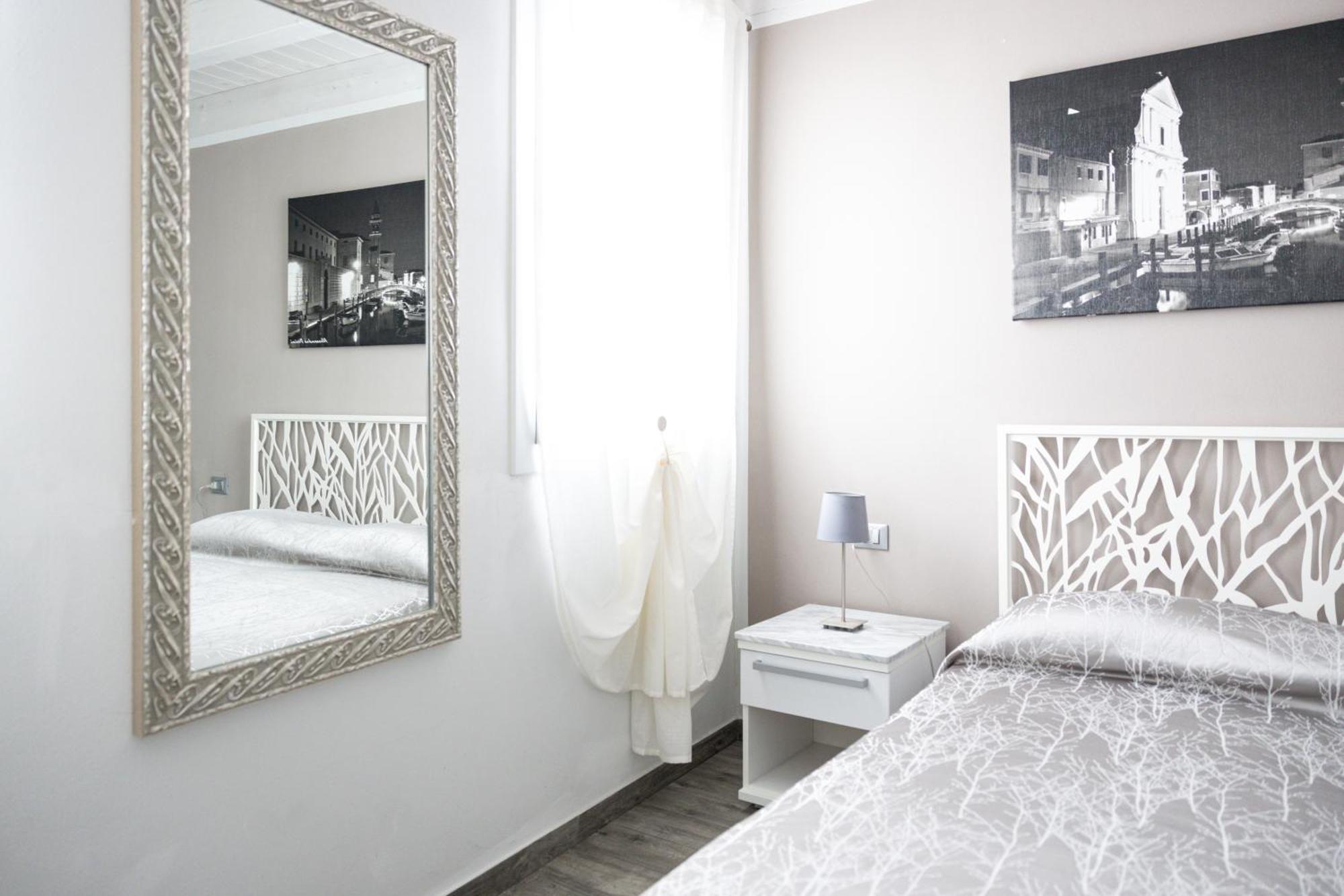 Double Room,1746947384:JPEG
