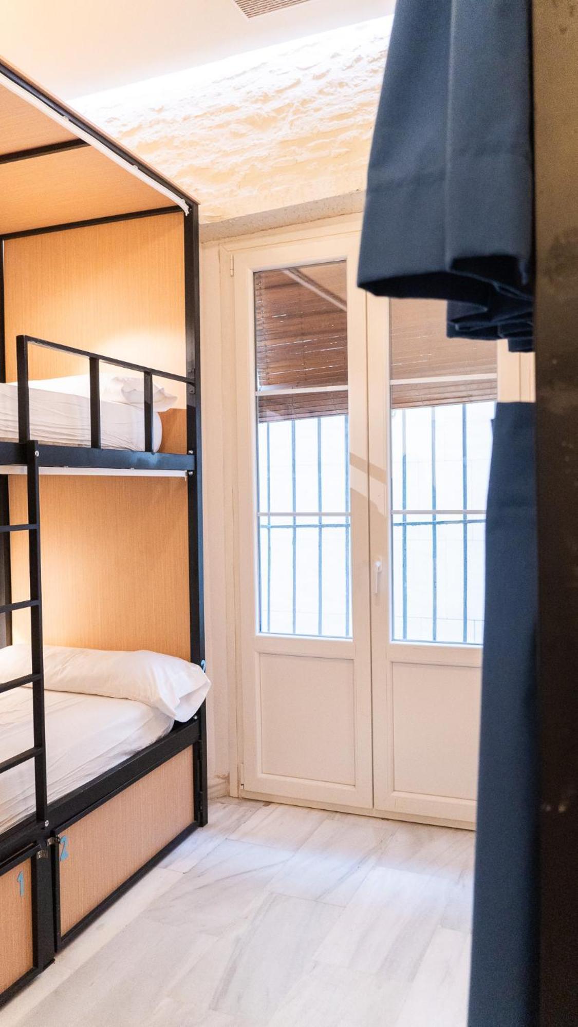 Bed 4-Bed Female Dormitory Room