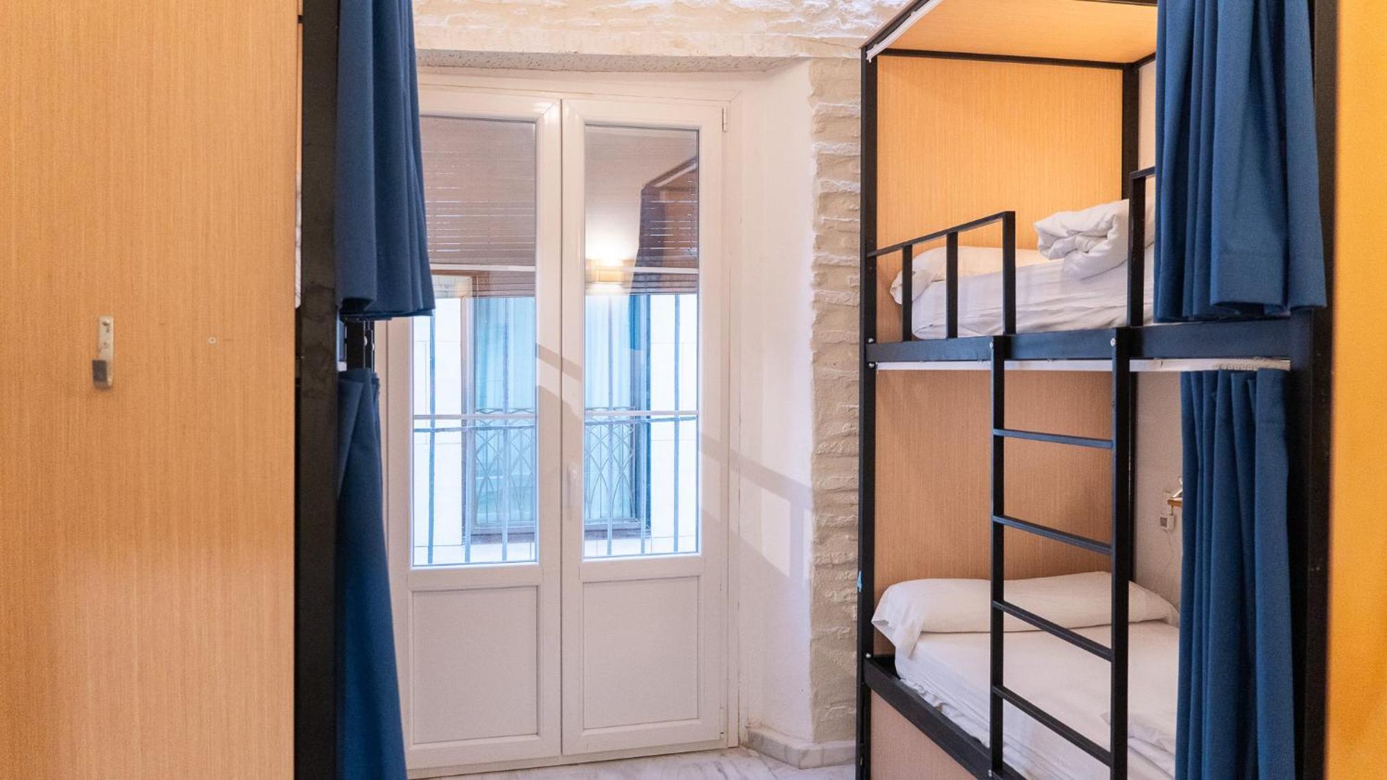 Bed 4-Bed Female Dormitory Room