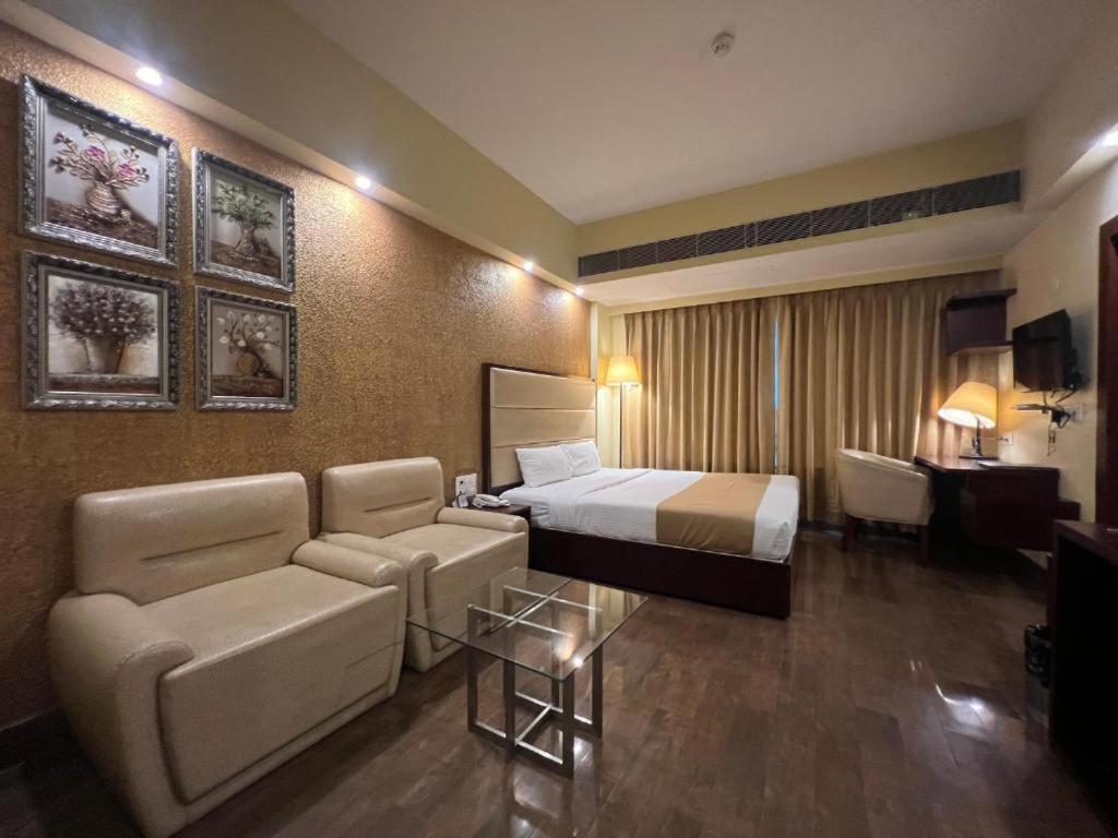 PREMIUM DELUXE ROOM,1746962542:JPEG