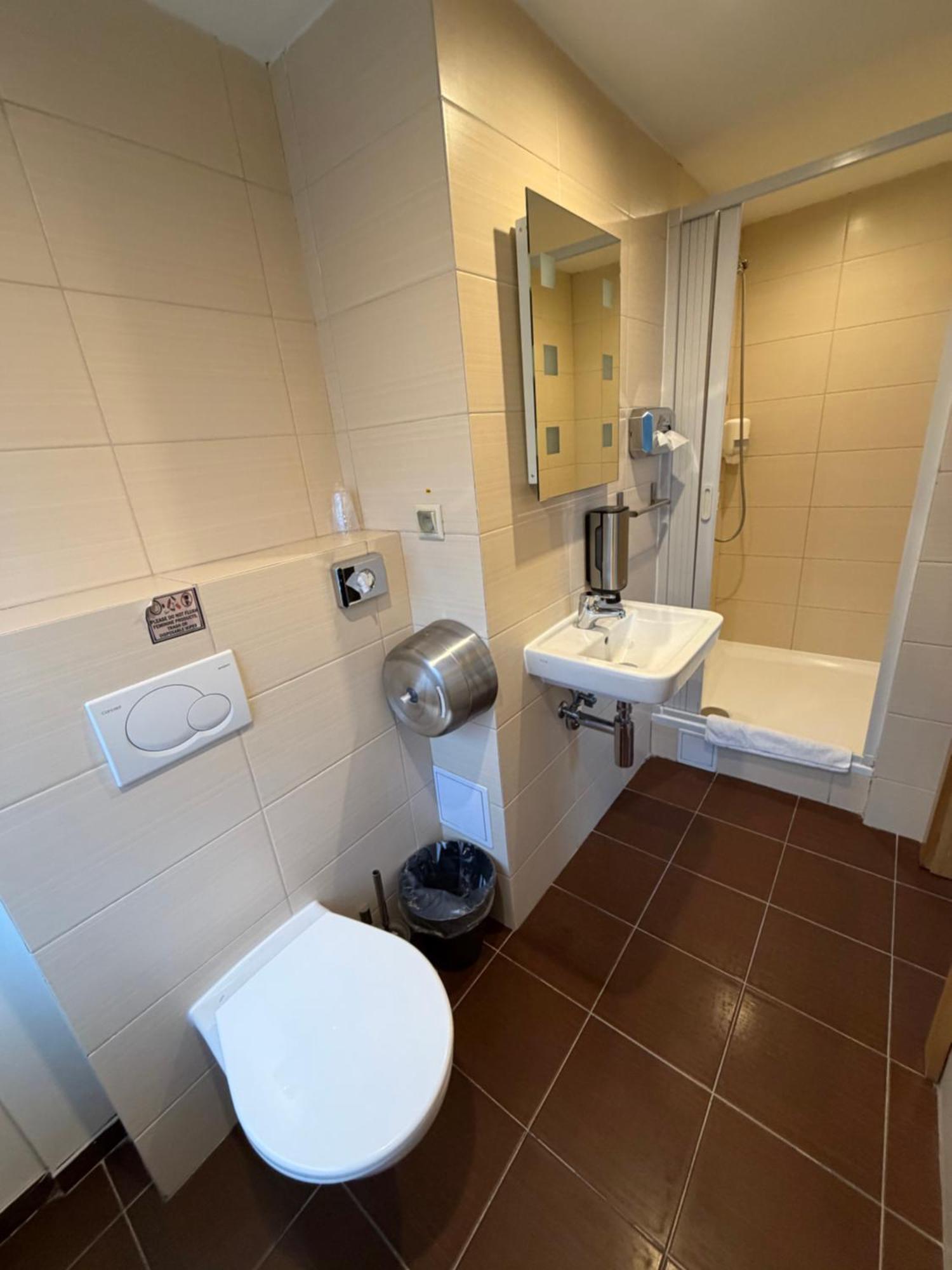 Double Room with City View,1756415521:JPEG