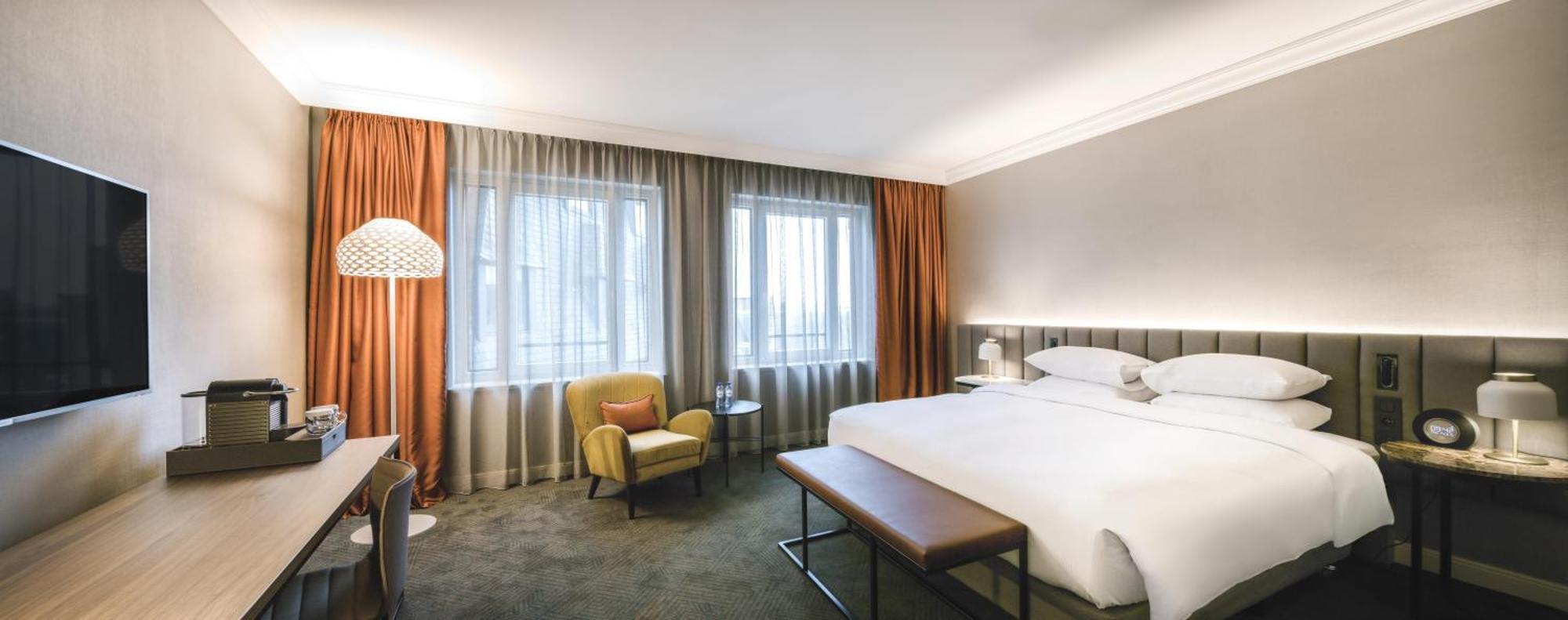 Executive King Room Lounge Access