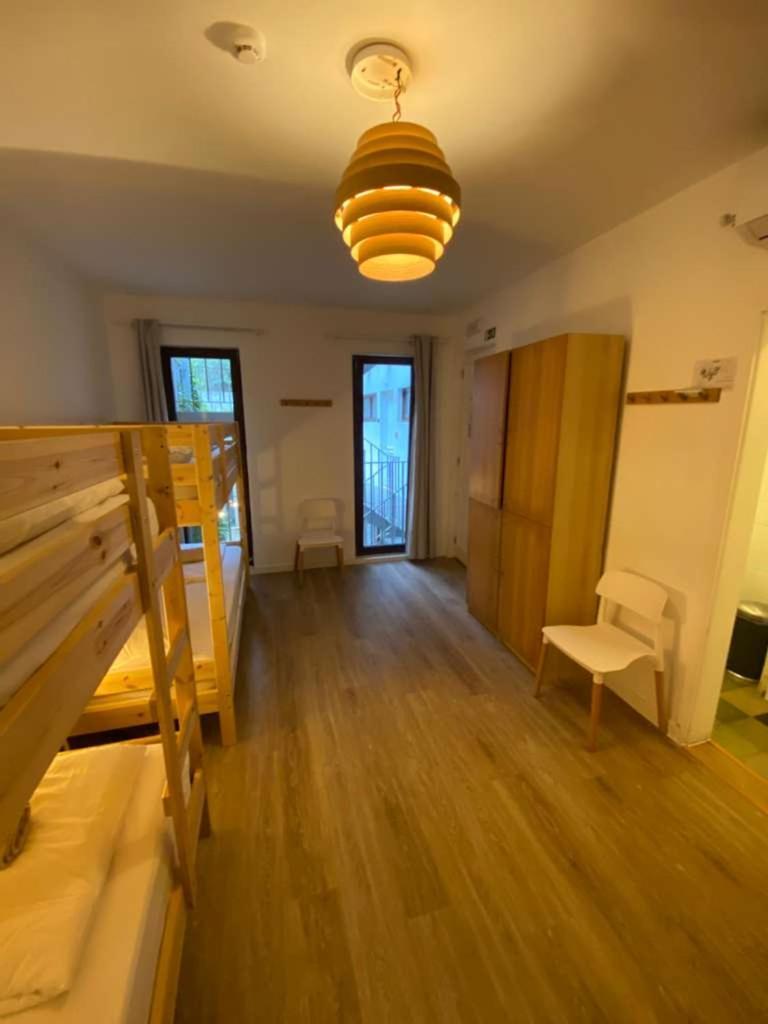 Bed 6-Bed Mixed Dormitory Room
