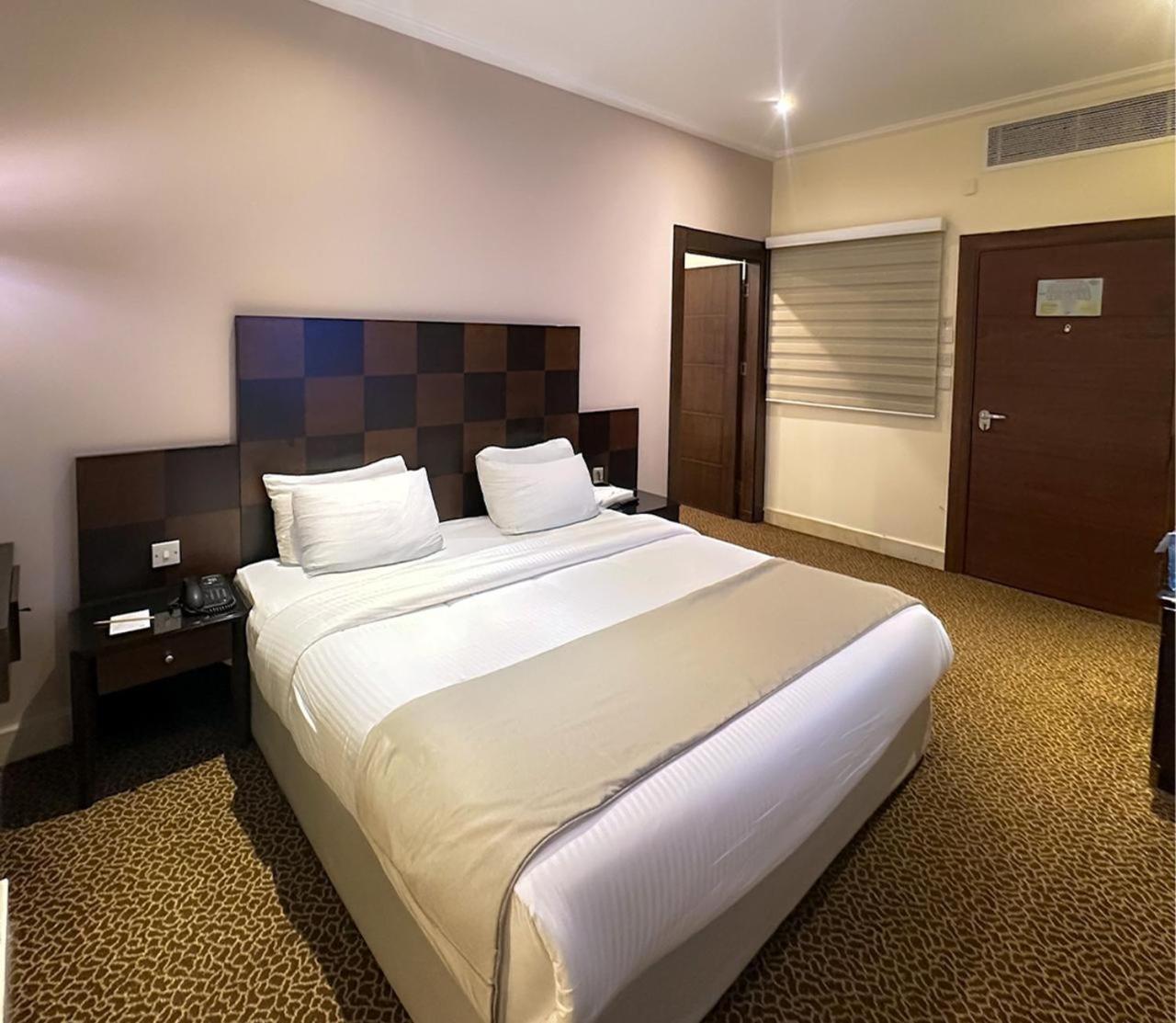 Premium King Room