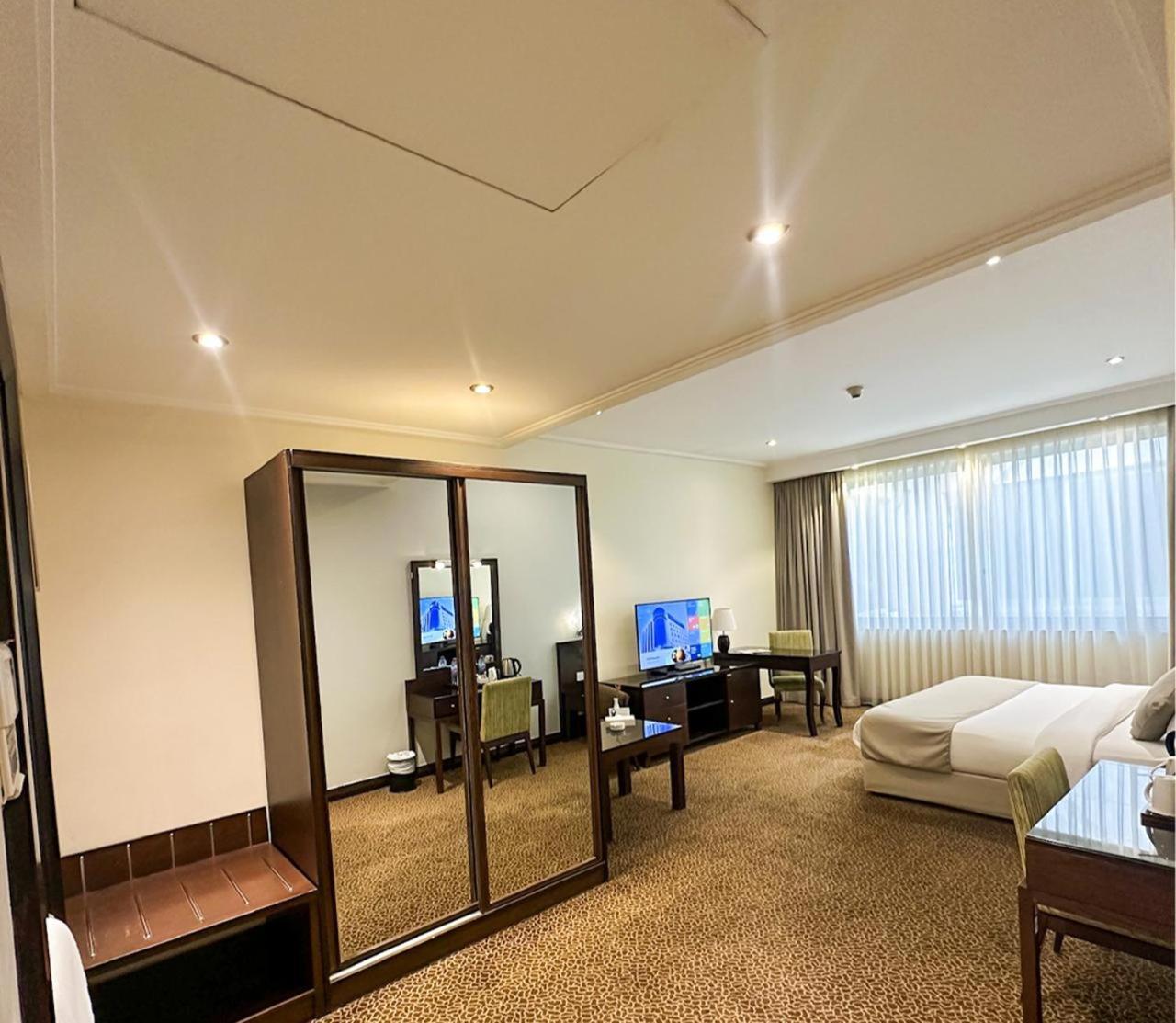 Premium King Room