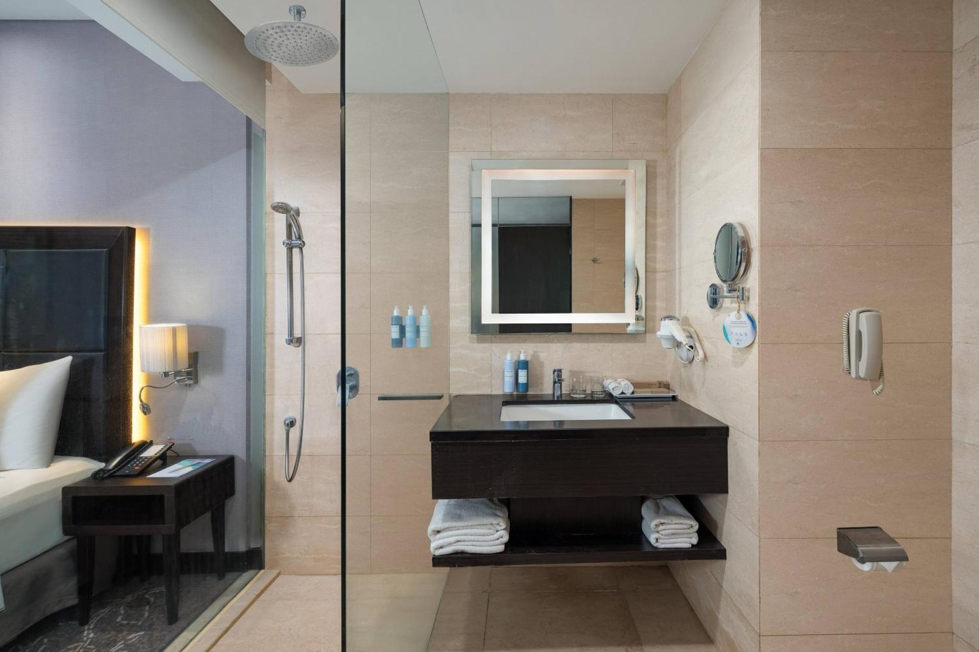 The Level Room,1756582393:JPEG