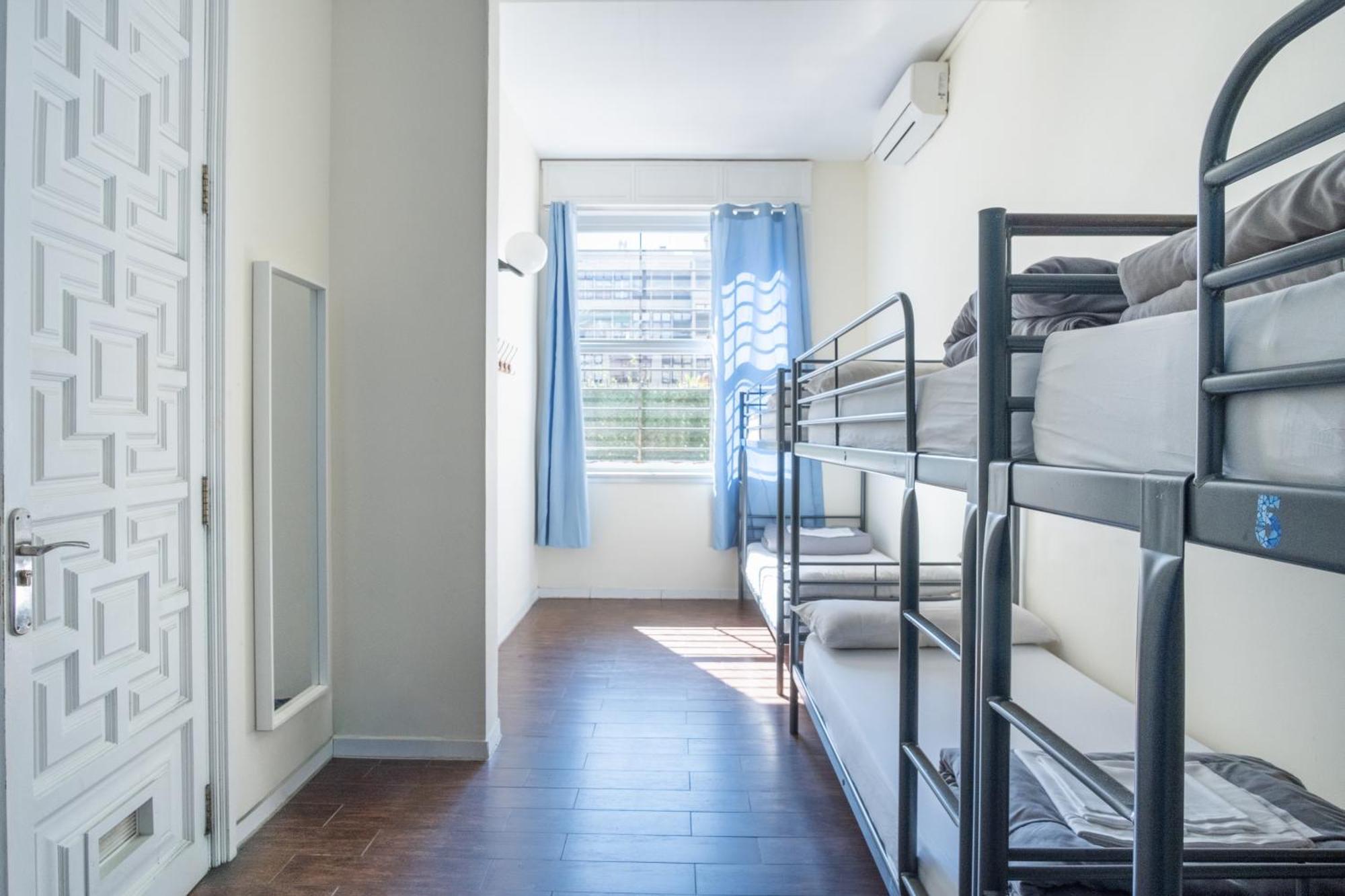 Bed op een Vrouwenslaapzaal met 6 Bedden