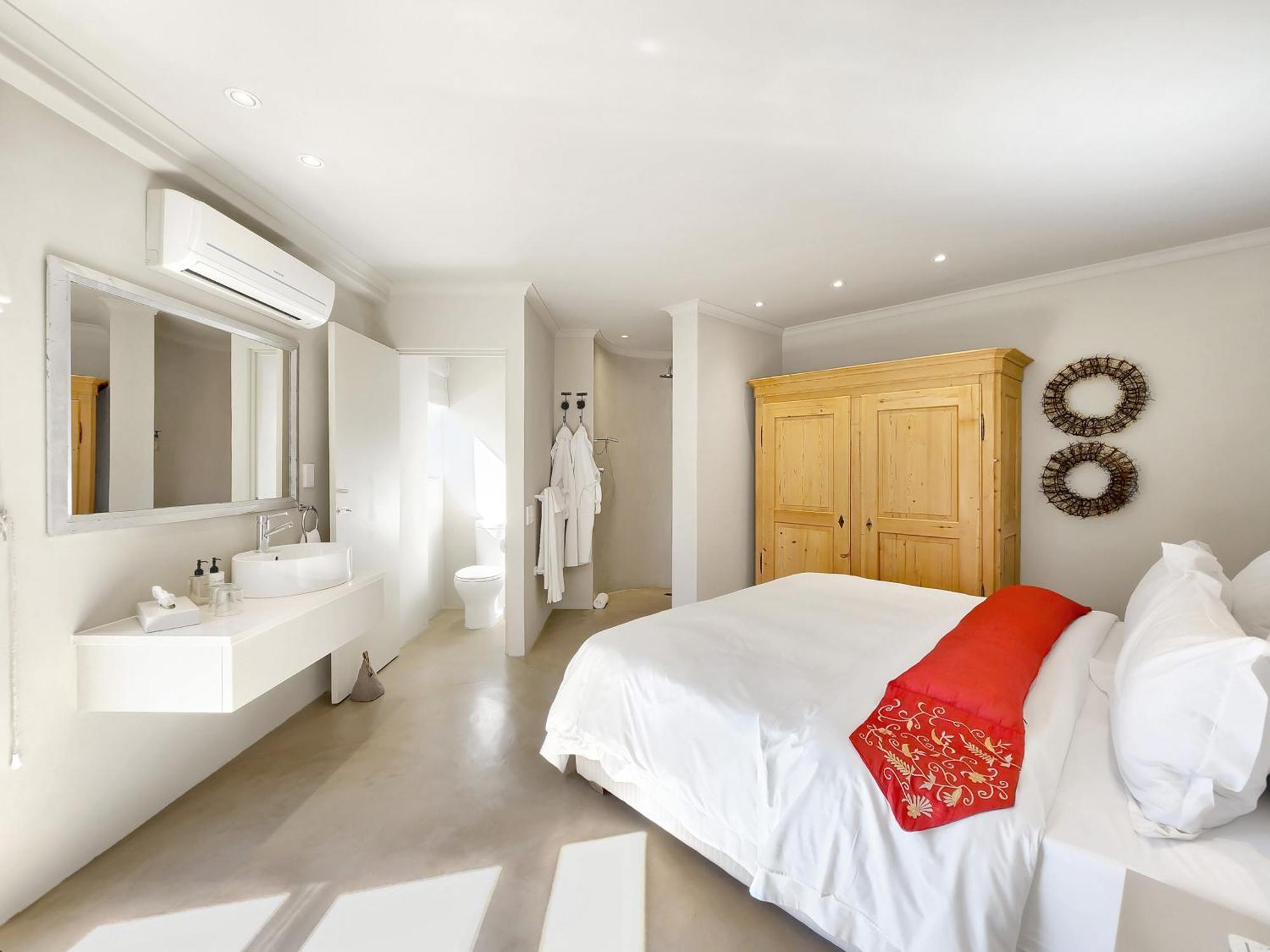 Deluxe Suite 303 or Kitchenette